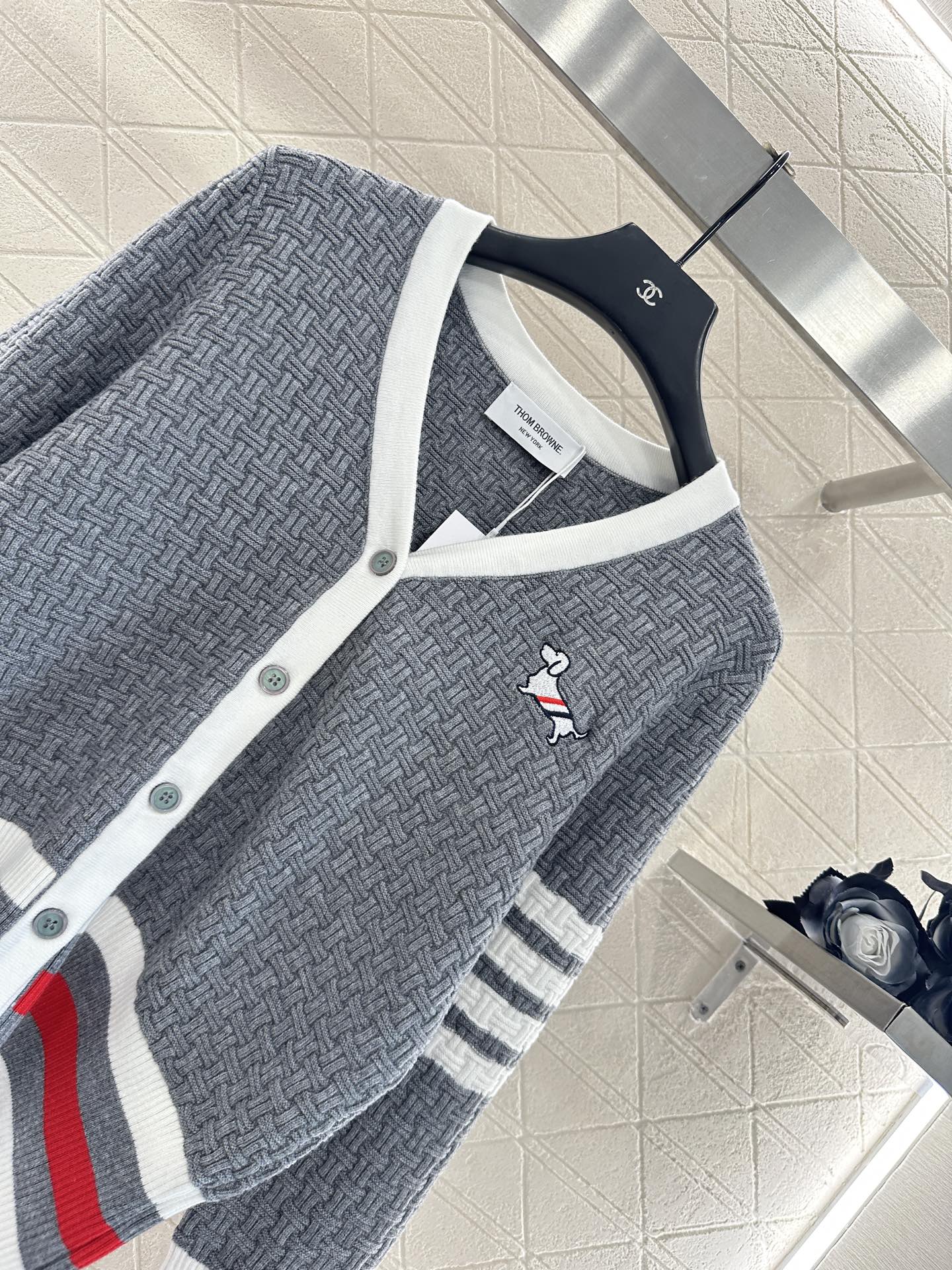 ♥️Thom brown*♥2025新品上架 编织撞色针织开衫定制YB羊毛纱线织造，质感光泽，柔软亲肤，