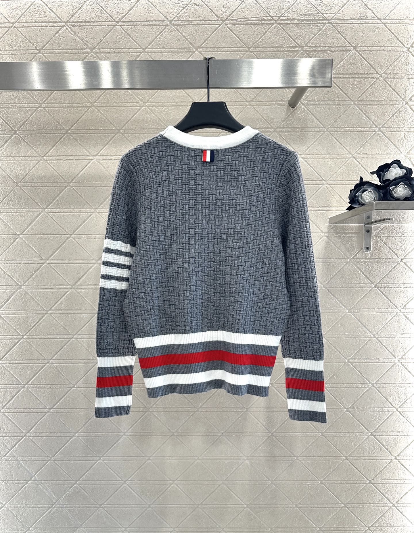 ♥️Thom brown*♥2025新品上架 编织撞色针织开衫定制YB羊毛纱线织造，质感光泽，柔软亲肤，