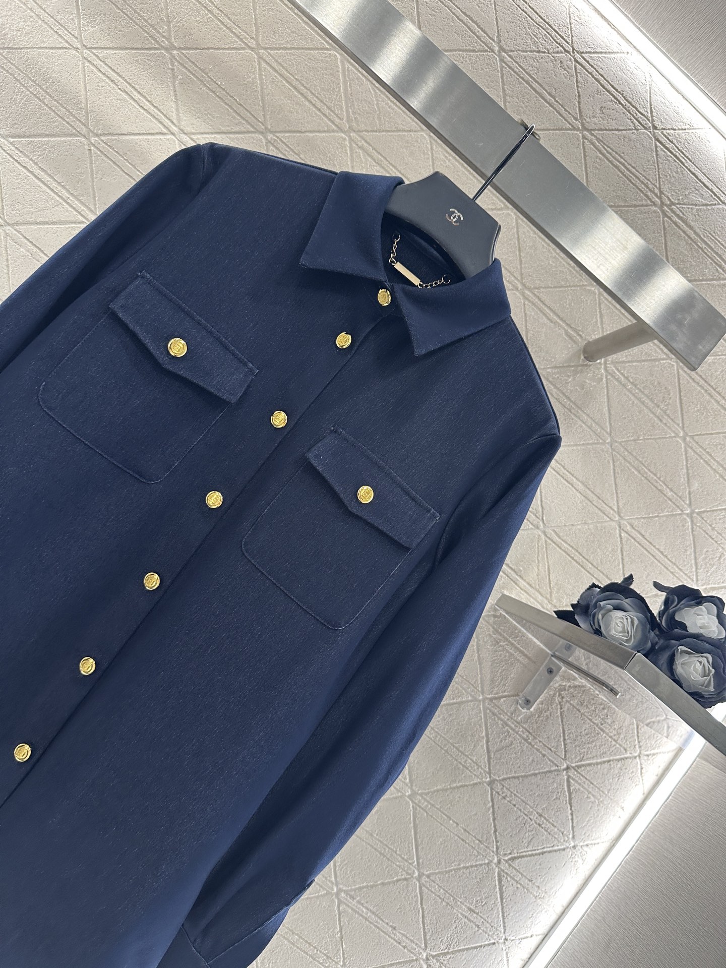 ♥Fend*♥2025新品上架 牛仔衬衫丝巾长裤套装定制YB进口人棉材质，透气性佳，柔软亲肤，翻领衬直筒