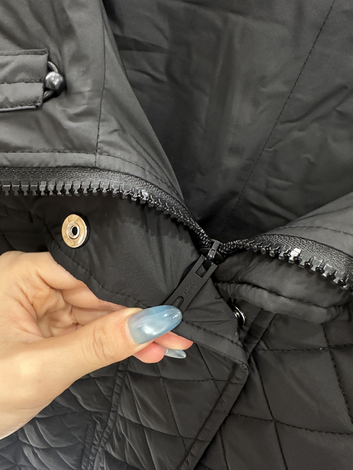 ♥Herme*♥2025新品上架 菱格连帽羽绒棉服定制YB进口防风防水尼龙材质，其工艺还原，升级材质，提
