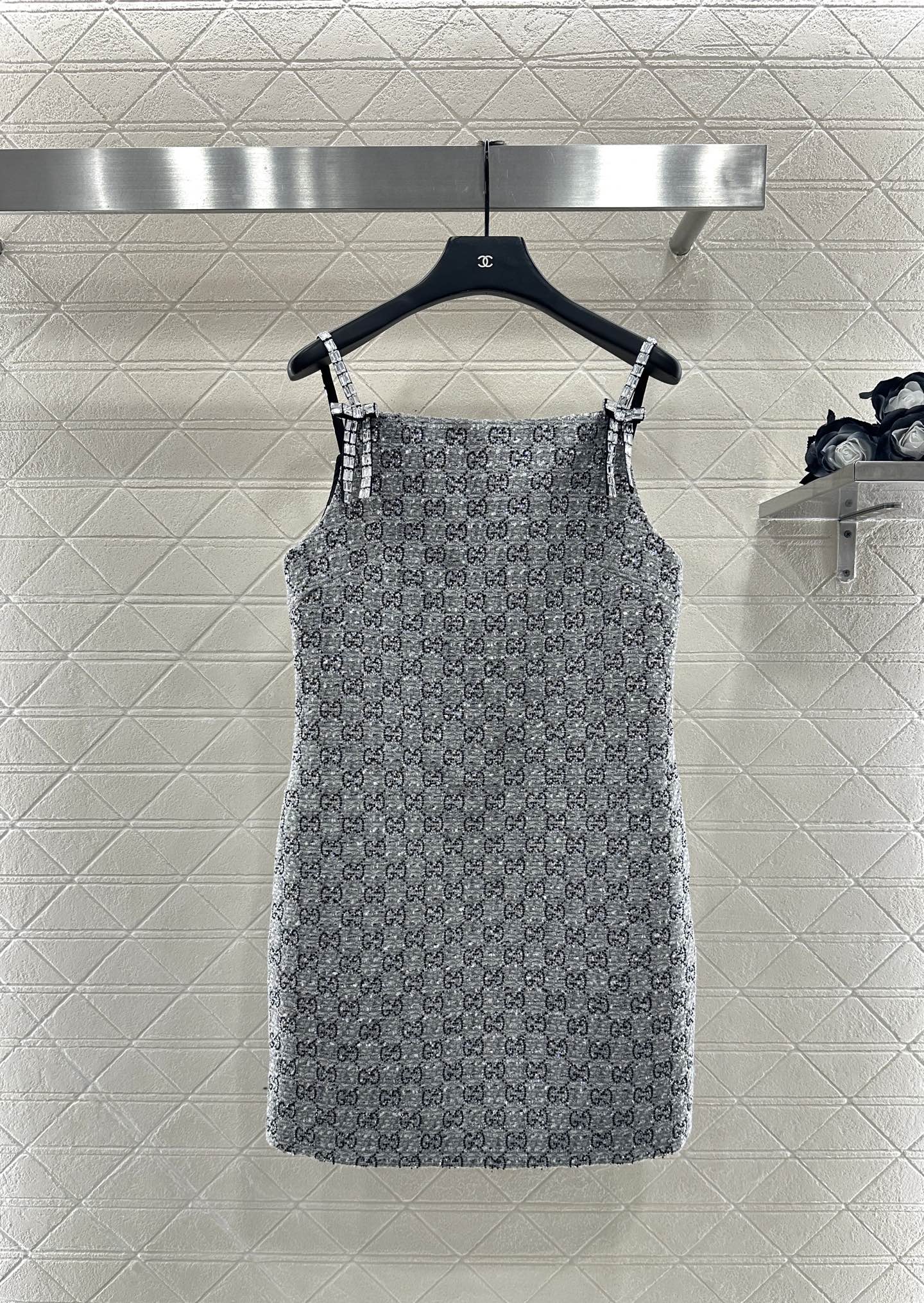 ♥Gucc*♥ 2025新品上架 洋装吊带连衣裙定制YB进口粗纺毛昵材质，肌理明显，质感高级，致力还原平