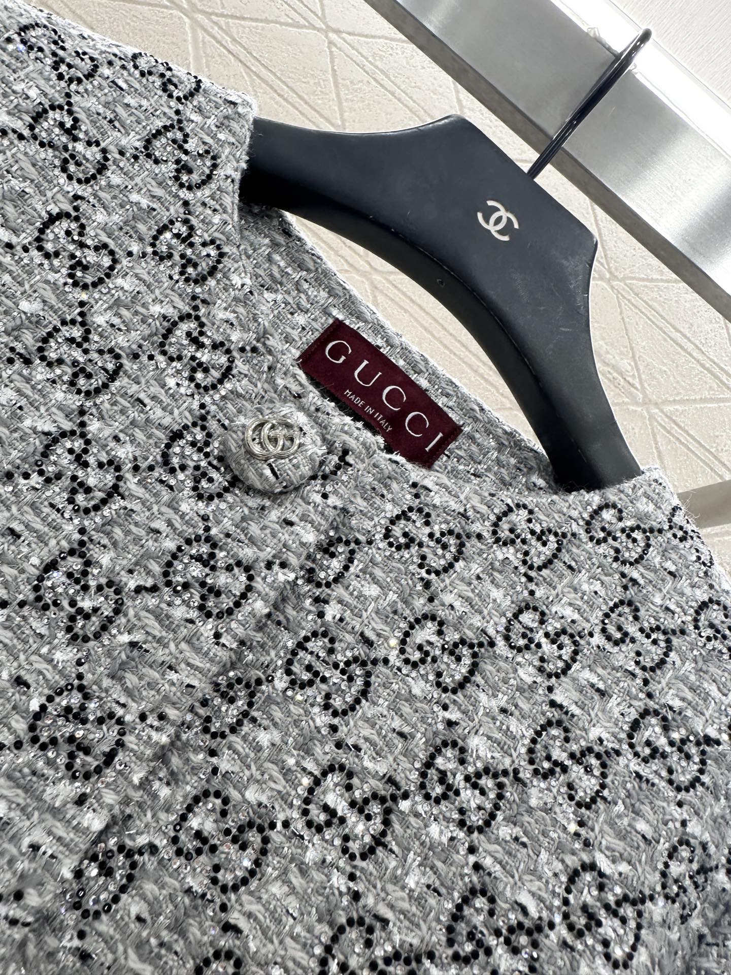 ♥Gucc*♥2025新品上架 烫钻圆领洋装外套半裙套装定制YB进口粗纺毛呢材质，质感高级，挺括有型，正