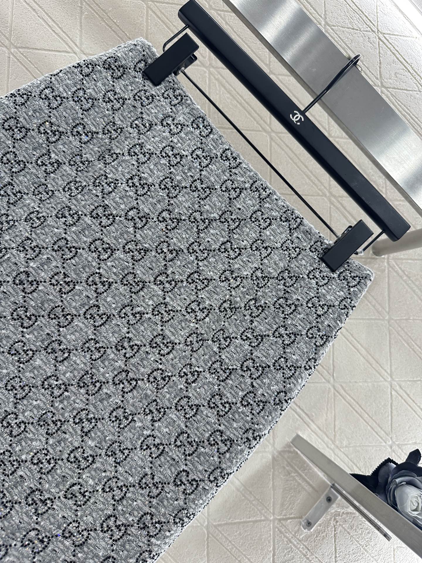 ♥Gucc*♥2025新品上架 烫钻圆领洋装外套半裙套装定制YB进口粗纺毛呢材质，质感高级，挺括有型，正