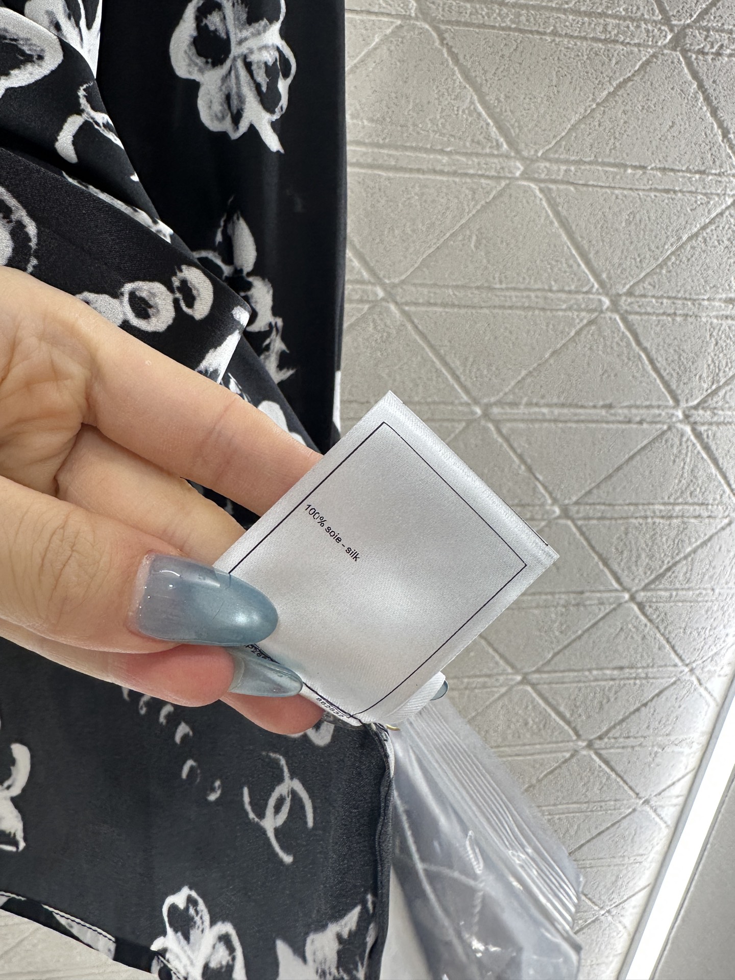 ♥Chane*♥2025新品上架 印花真丝蕾丝衬衫定制YB进口百分百桑蚕丝材质，质感光泽，垂顺有型，翻领