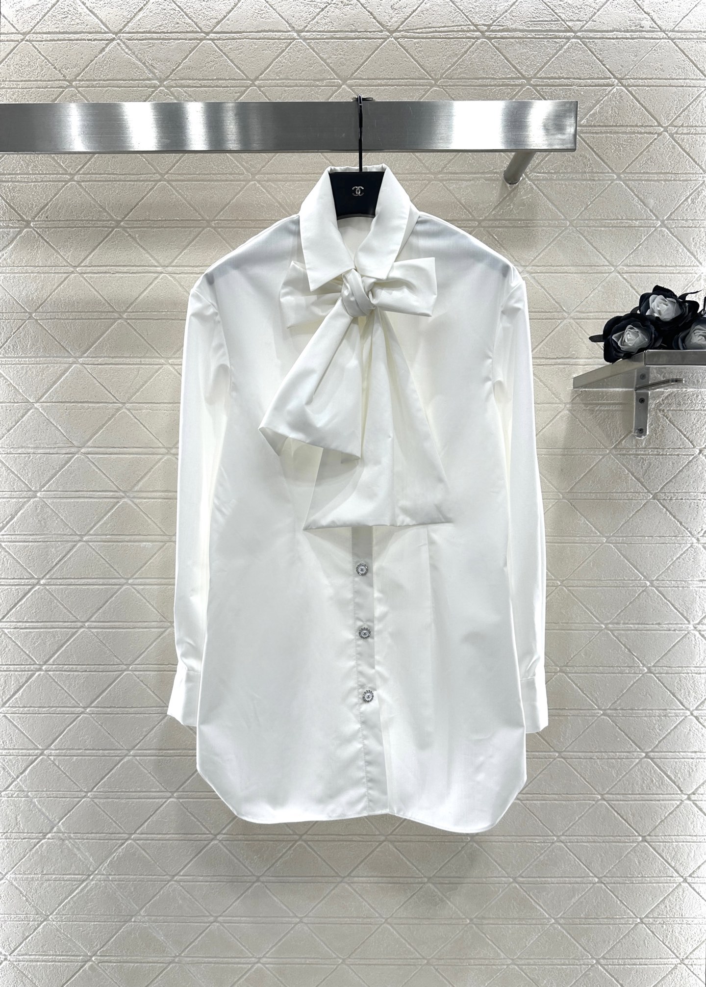 ♥Chane*♥2025新品上架 蝴蝶结中长衬衫衬衣采用斜纹全棉材质，工艺处理，舒适挺括，束袖衬衫，领口