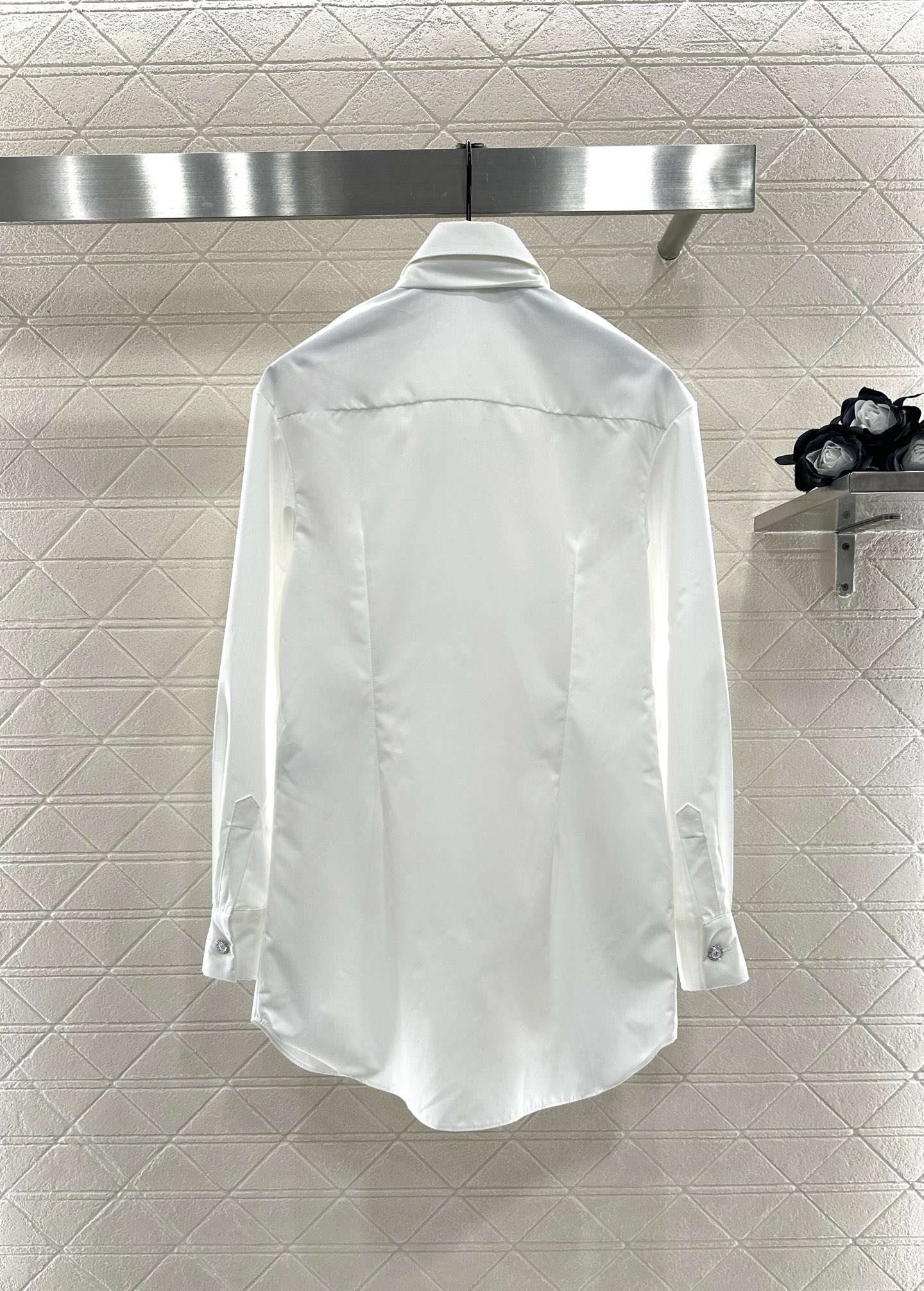 ♥Chane*♥2025新品上架 蝴蝶结中长衬衫衬衣采用斜纹全棉材质，工艺处理，舒适挺括，束袖衬衫，领口