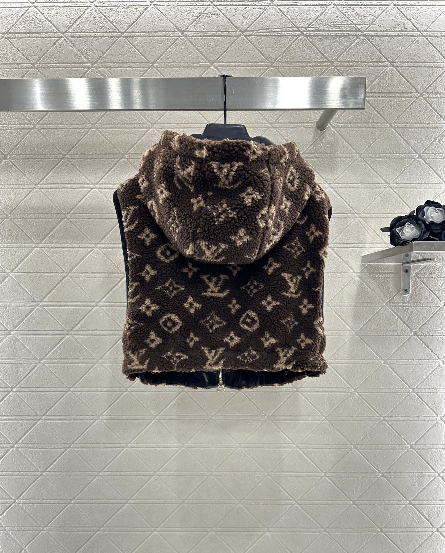 ♥Louis Vuitto*♥2025新品上架 连帽泰迪毛绒坎肩马甲定制YB摇粒绒材质，颗粒感明显软糯亲