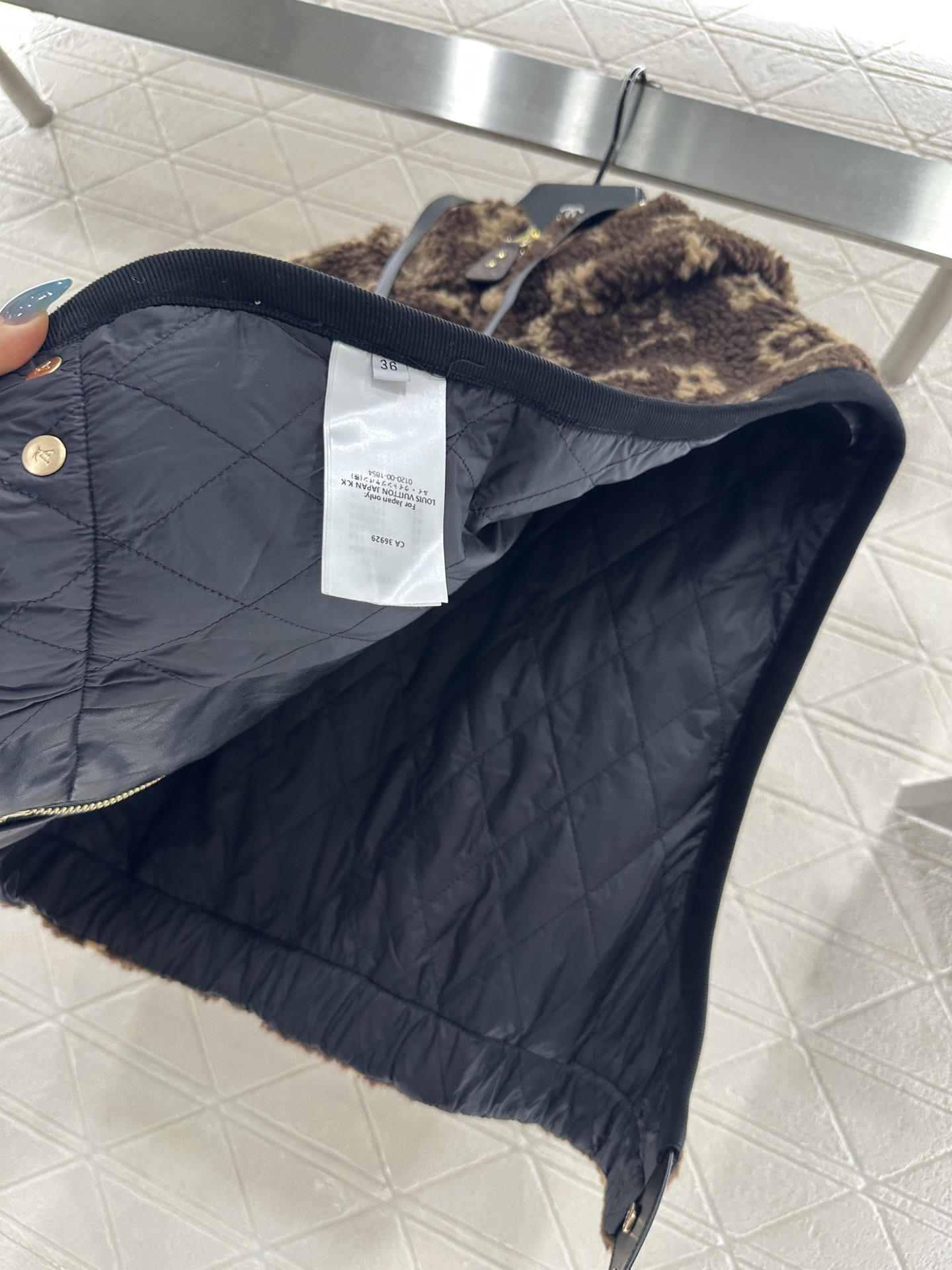 ♥Louis Vuitto*♥2025新品上架 连帽泰迪毛绒坎肩马甲定制YB摇粒绒材质，颗粒感明显软糯亲