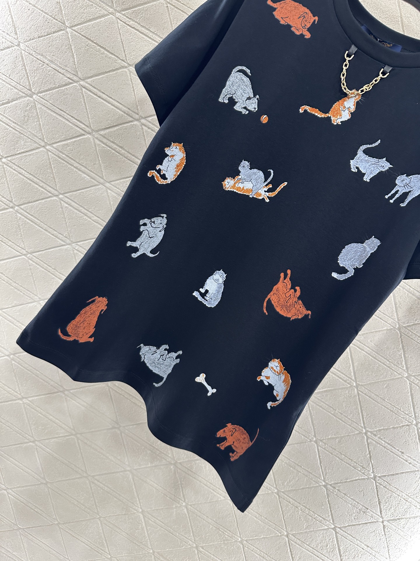 ♥Louis Vuitto*♥2025新品上架 链条圆领印花𝑇𝑒𝑒定制YB丝光全棉材质，透气舒适，质感十