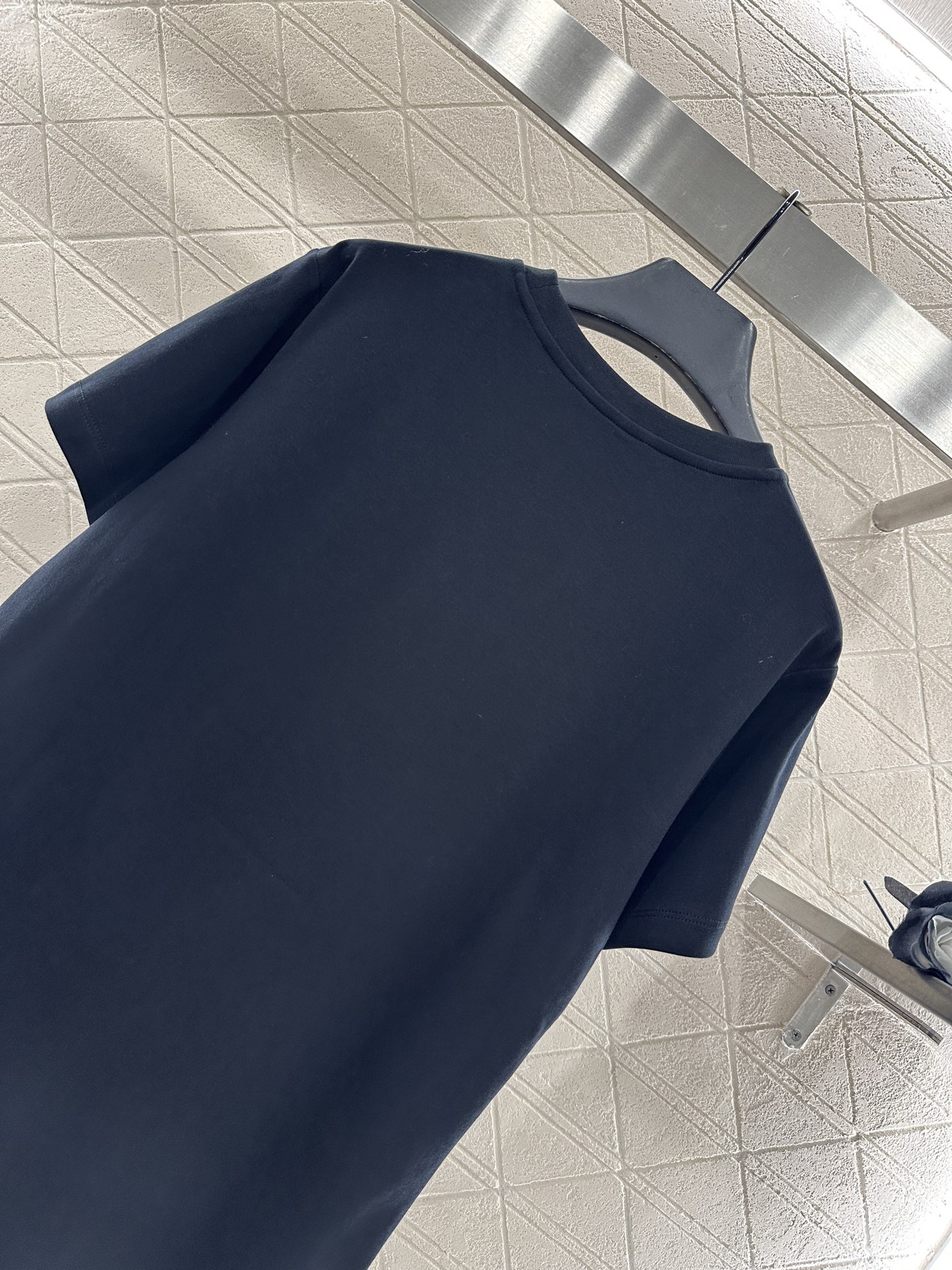 ♥Louis Vuitto*♥2025新品上架 链条圆领印花𝑇𝑒𝑒定制YB丝光全棉材质，透气舒适，质感十