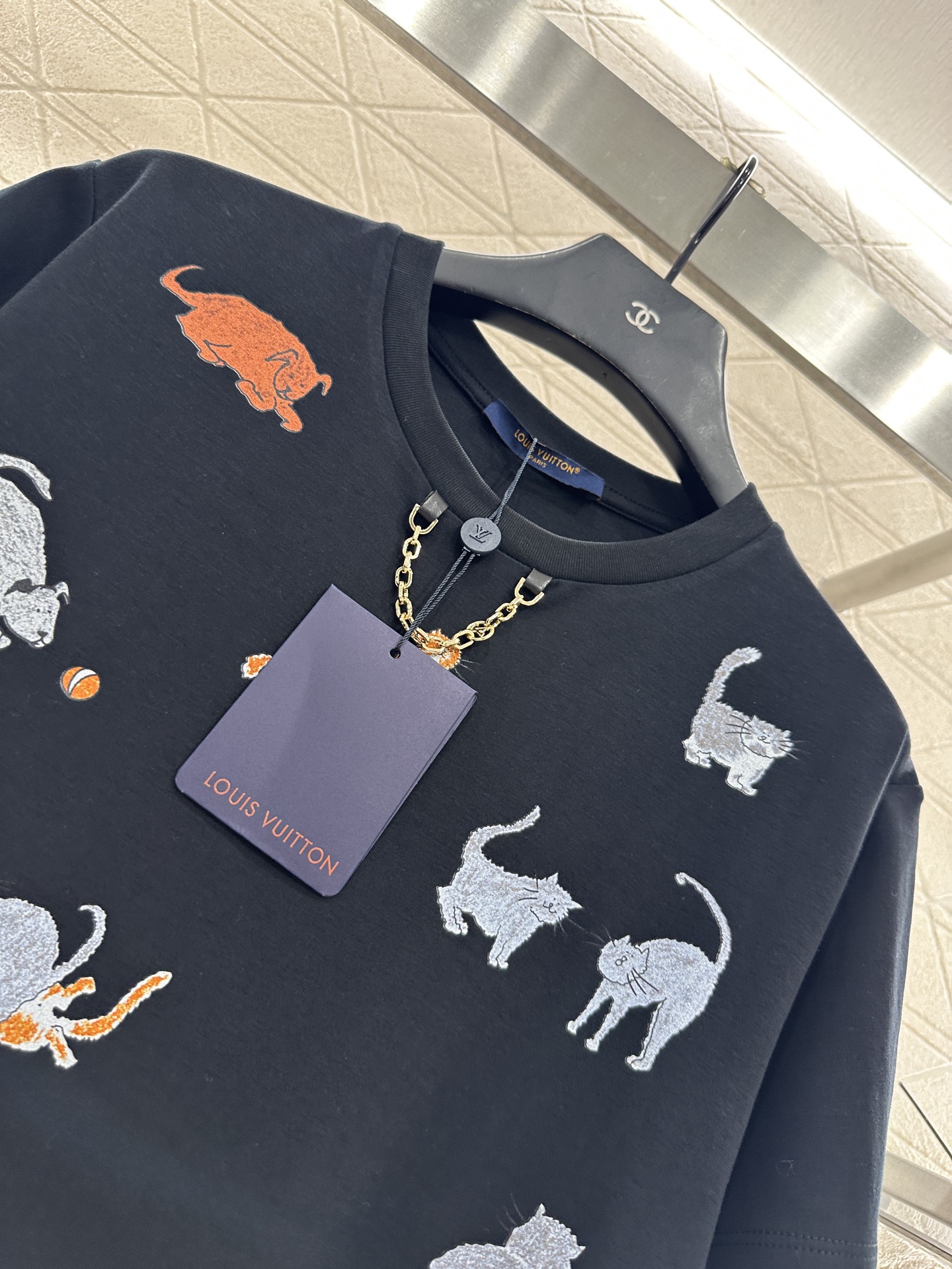 ♥Louis Vuitto*♥2025新品上架 链条圆领印花𝑇𝑒𝑒定制YB丝光全棉材质，透气舒适，质感十