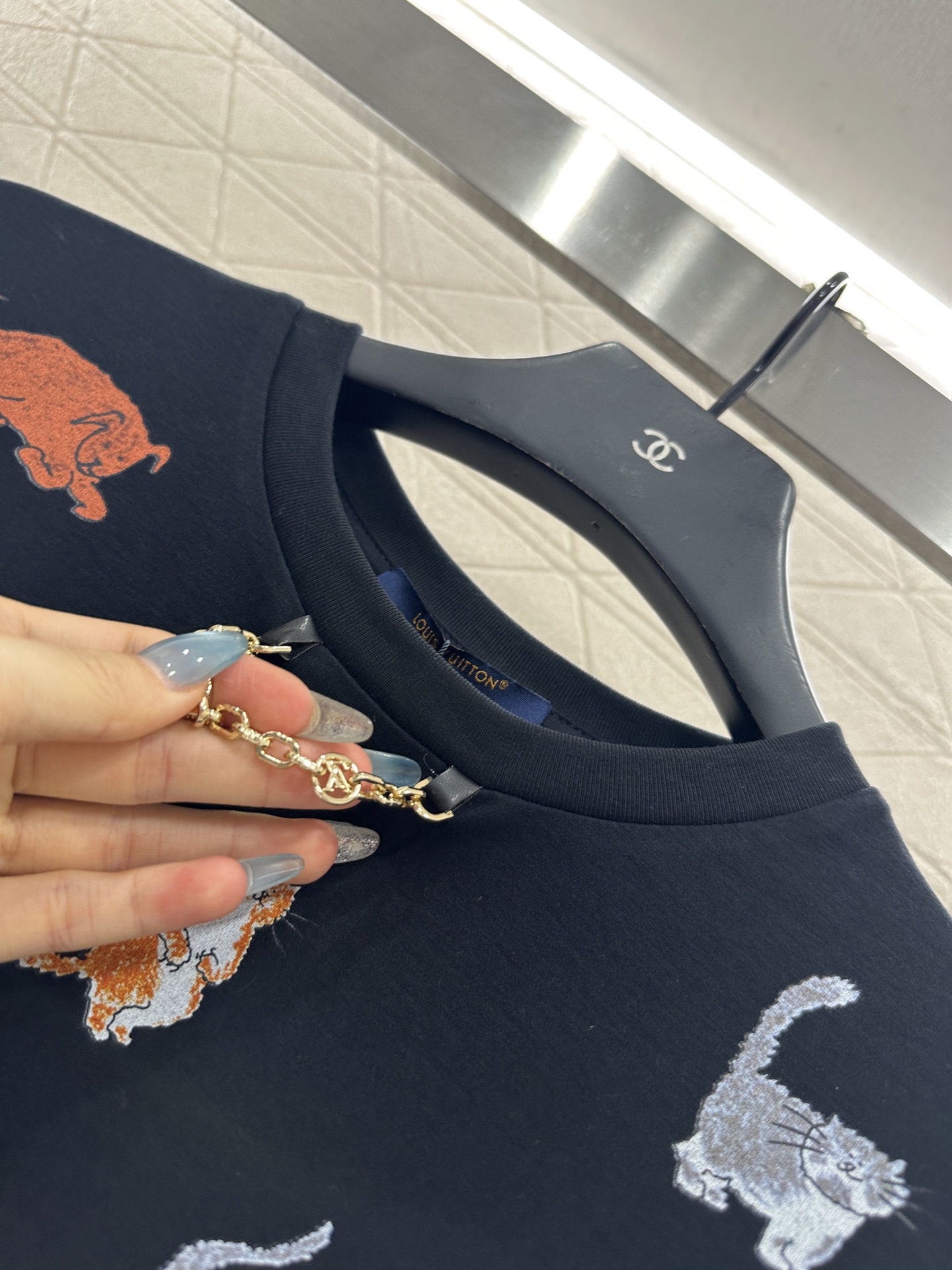 ♥Louis Vuitto*♥2025新品上架 链条圆领印花𝑇𝑒𝑒定制YB丝光全棉材质，透气舒适，质感十