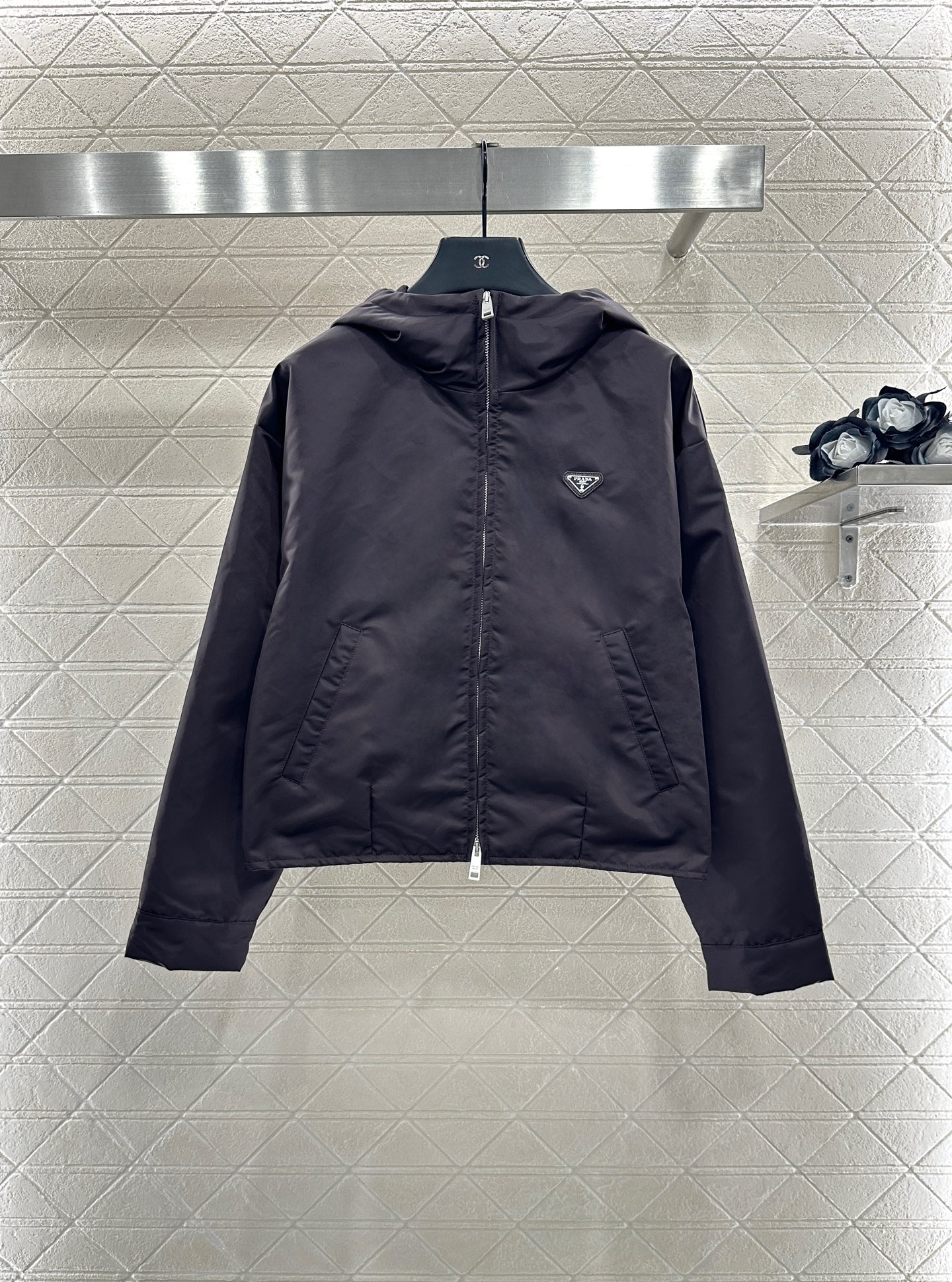 ♥Prad*♥2025新品上架 连帽夹克棉服外套定制YB进口环保再生尼龙材质，质感光泽，挺括有型，连帽夹