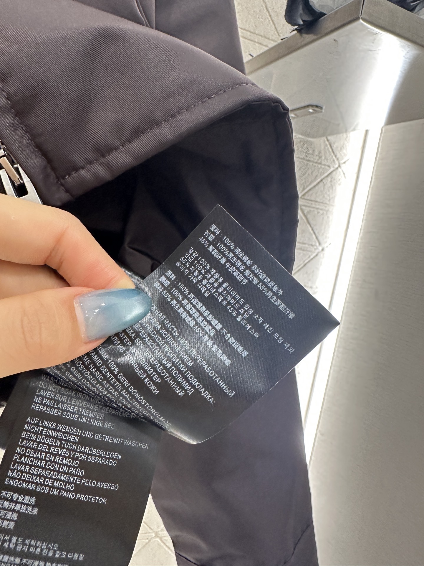 ♥Prad*♥2025新品上架 连帽夹克棉服外套定制YB进口环保再生尼龙材质，质感光泽，挺括有型，连帽夹