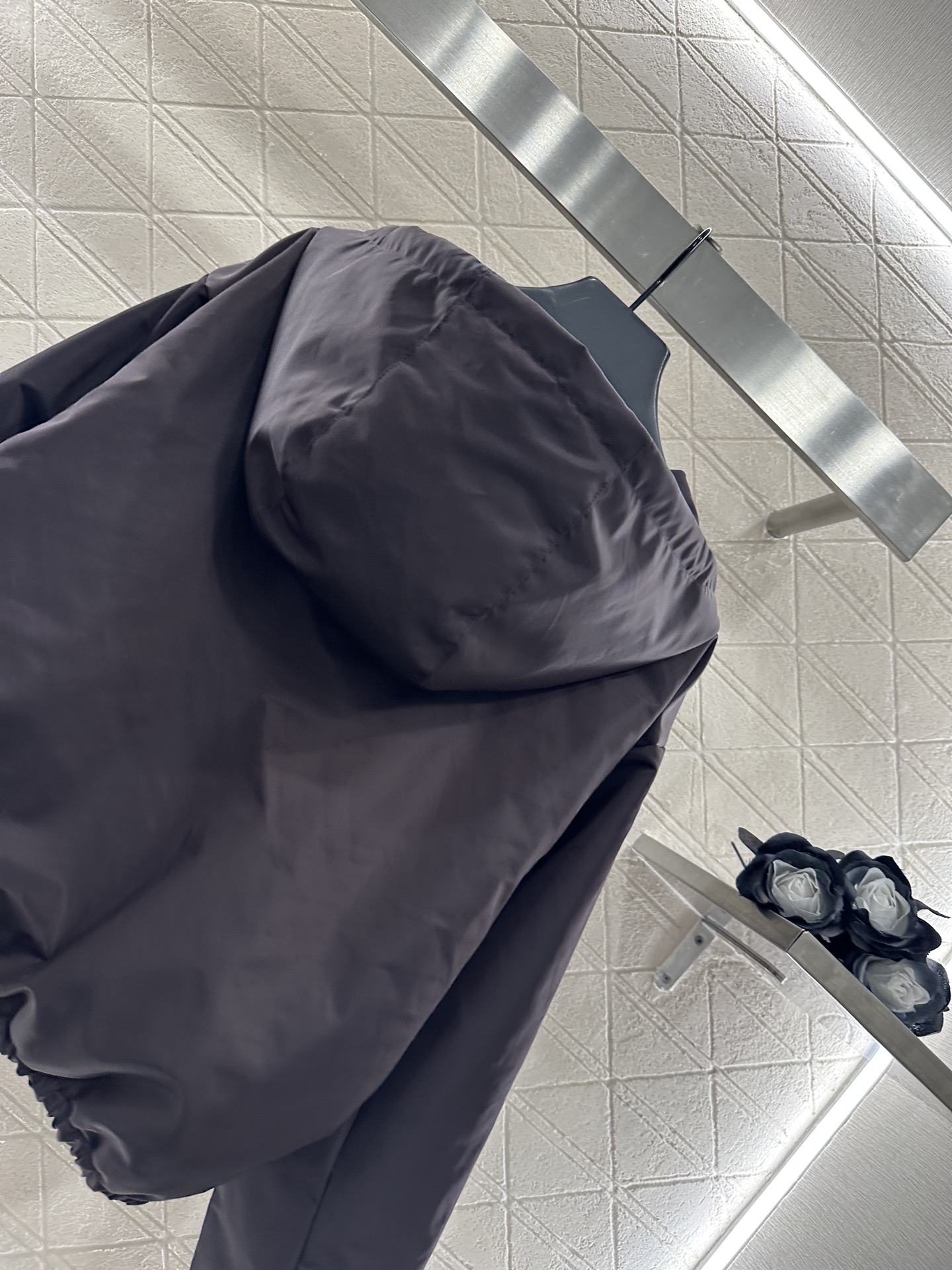 ♥Prad*♥2025新品上架 连帽夹克棉服外套定制YB进口环保再生尼龙材质，质感光泽，挺括有型，连帽夹