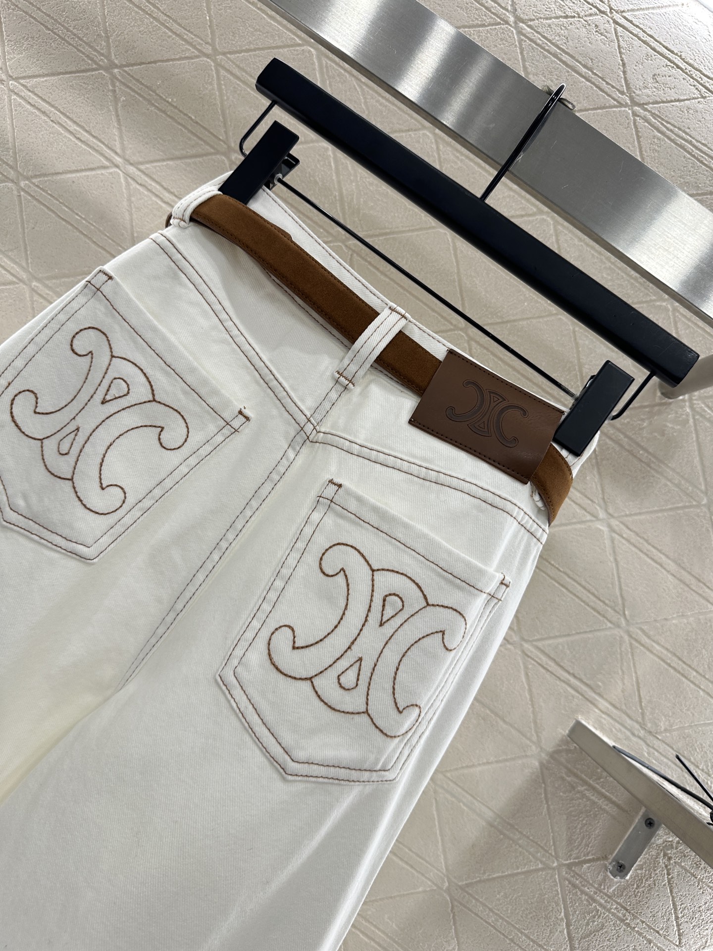 ♥Celin*♥2025新品上架 直筒腰带轮廓线牛仔裤定制YB斜纹棉牛仔材质，面料柔软舒适，透气性好，反