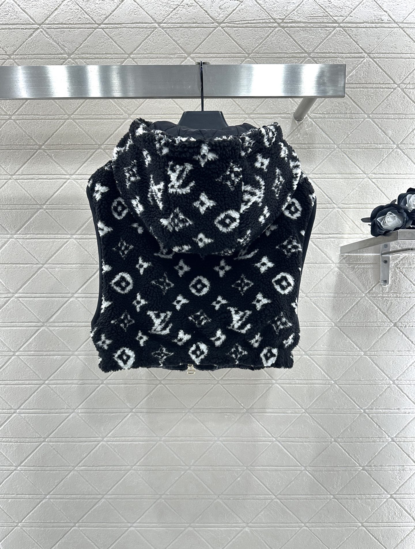 ♥Louis Vuitto*♥2025新品上架 连帽泰迪毛绒坎肩马甲定制YB摇粒绒材质，颗粒感明显软糯亲