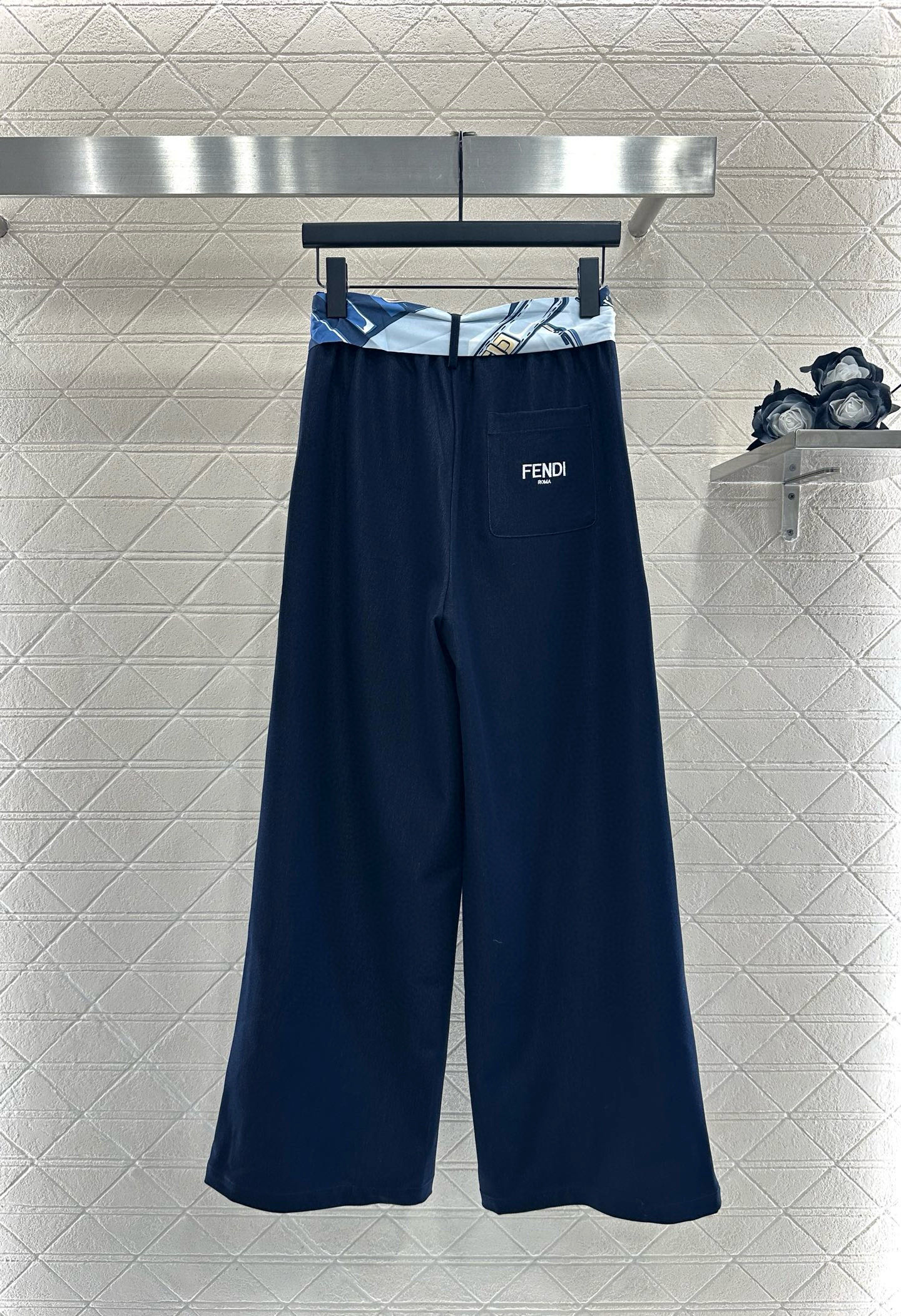 ♥Fend*♥2025新品上架 牛仔衬衫丝巾长裤套装定制YB进口人棉材质，透气性佳，柔软亲肤，翻领衬直筒