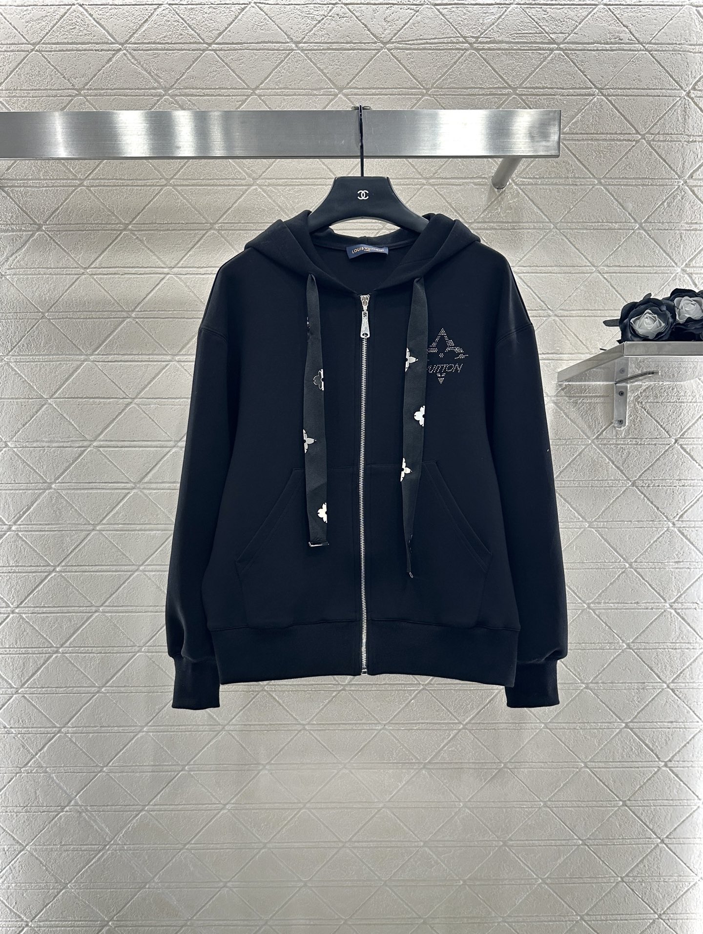 ♥Louis vuitto*♥2025新品上架 连帽外套长裤套装定制YB斜纹全棉材质，质感光泽，品相高级