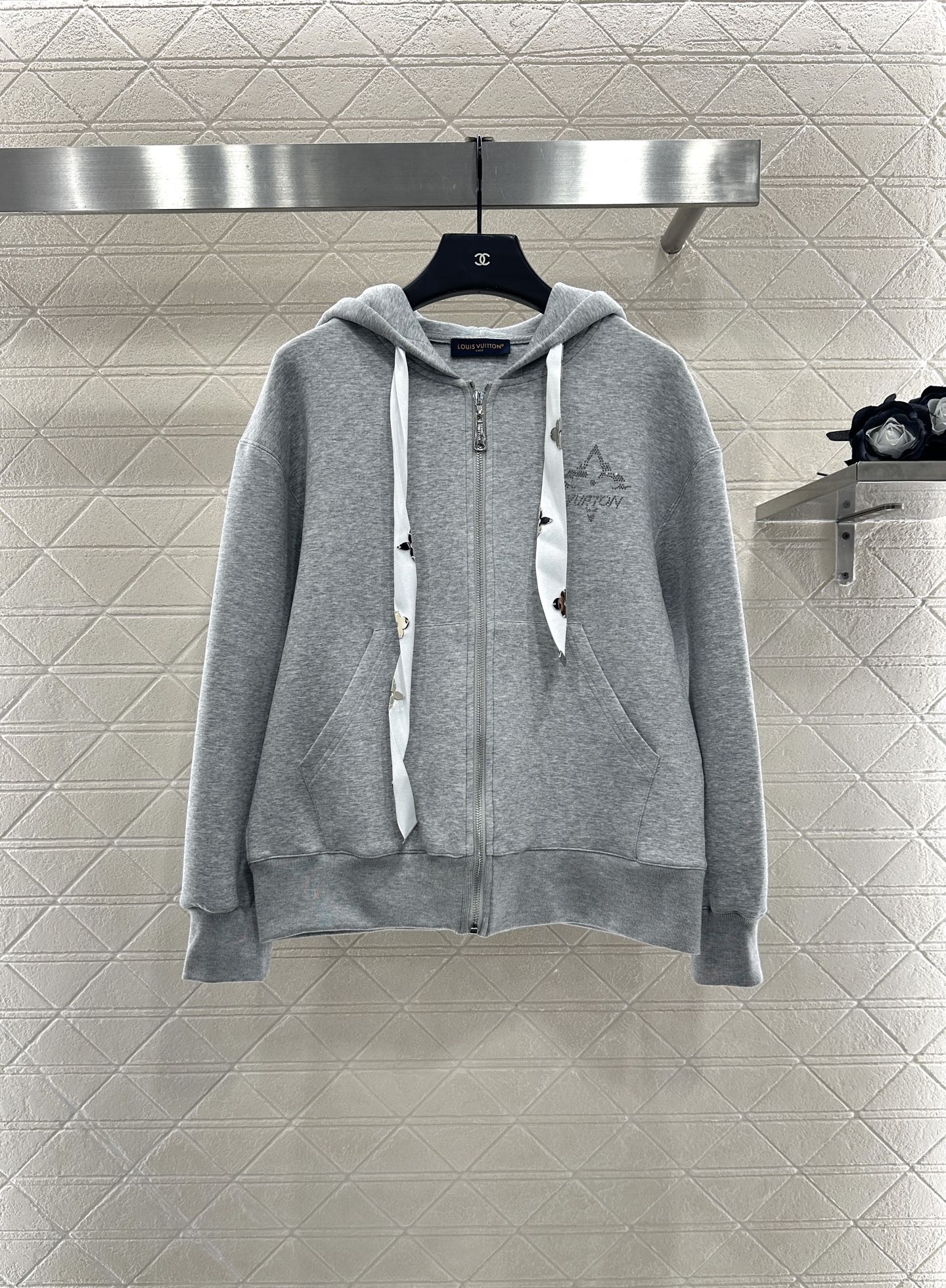 ♥Louis vuitto*♥2025新品上架 连帽外套长裤套装定制YB斜纹全棉材质，质感光泽，品相高级