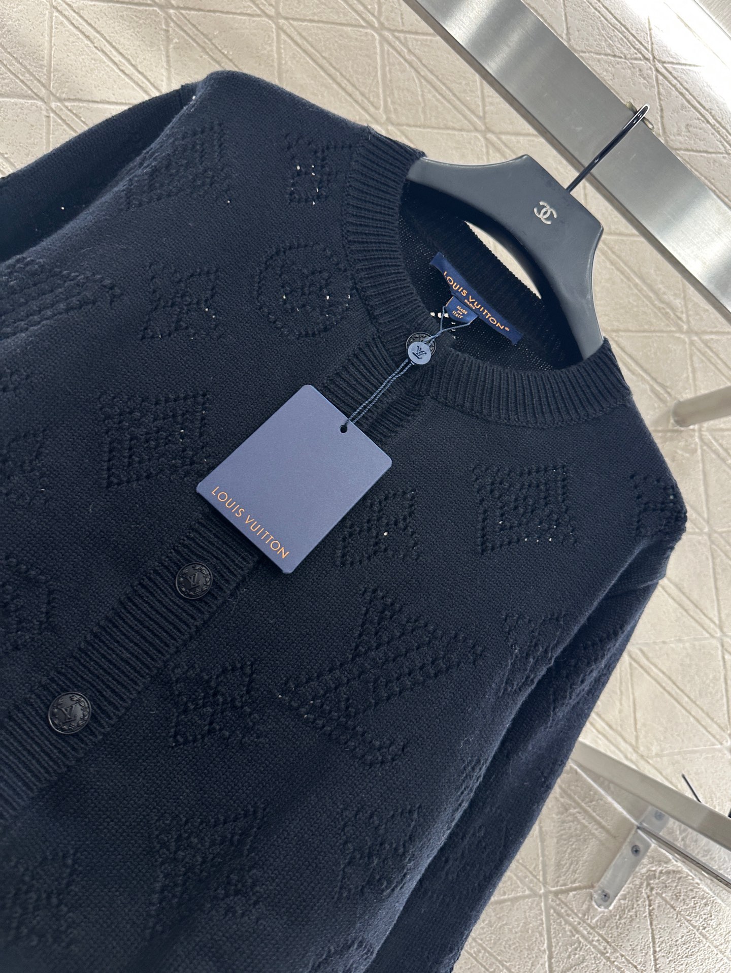 ♥Louis vuitto*♥2025新品上架 镂空针织圆领开衫定制YB羊绒羊毛纱线织造，质感高级，舒适