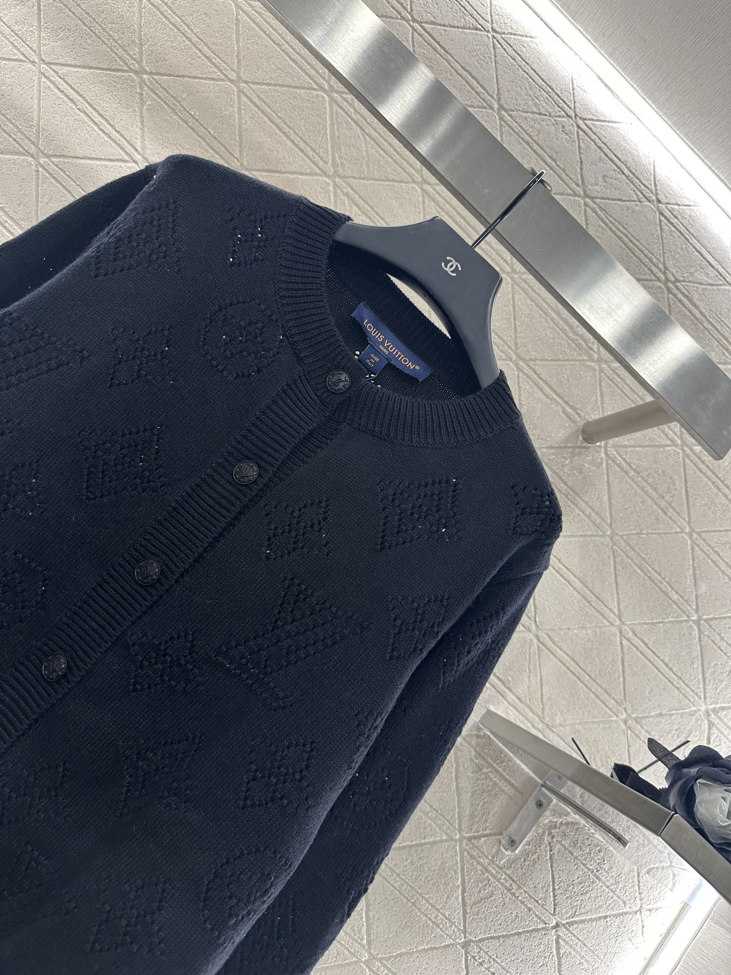 ♥Louis vuitto*♥2025新品上架 镂空针织圆领开衫定制YB羊绒羊毛纱线织造，质感高级，舒适