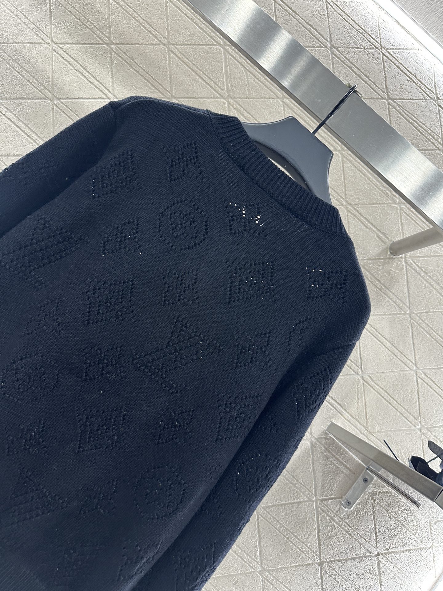 ♥Louis vuitto*♥2025新品上架 镂空针织圆领开衫定制YB羊绒羊毛纱线织造，质感高级，舒适