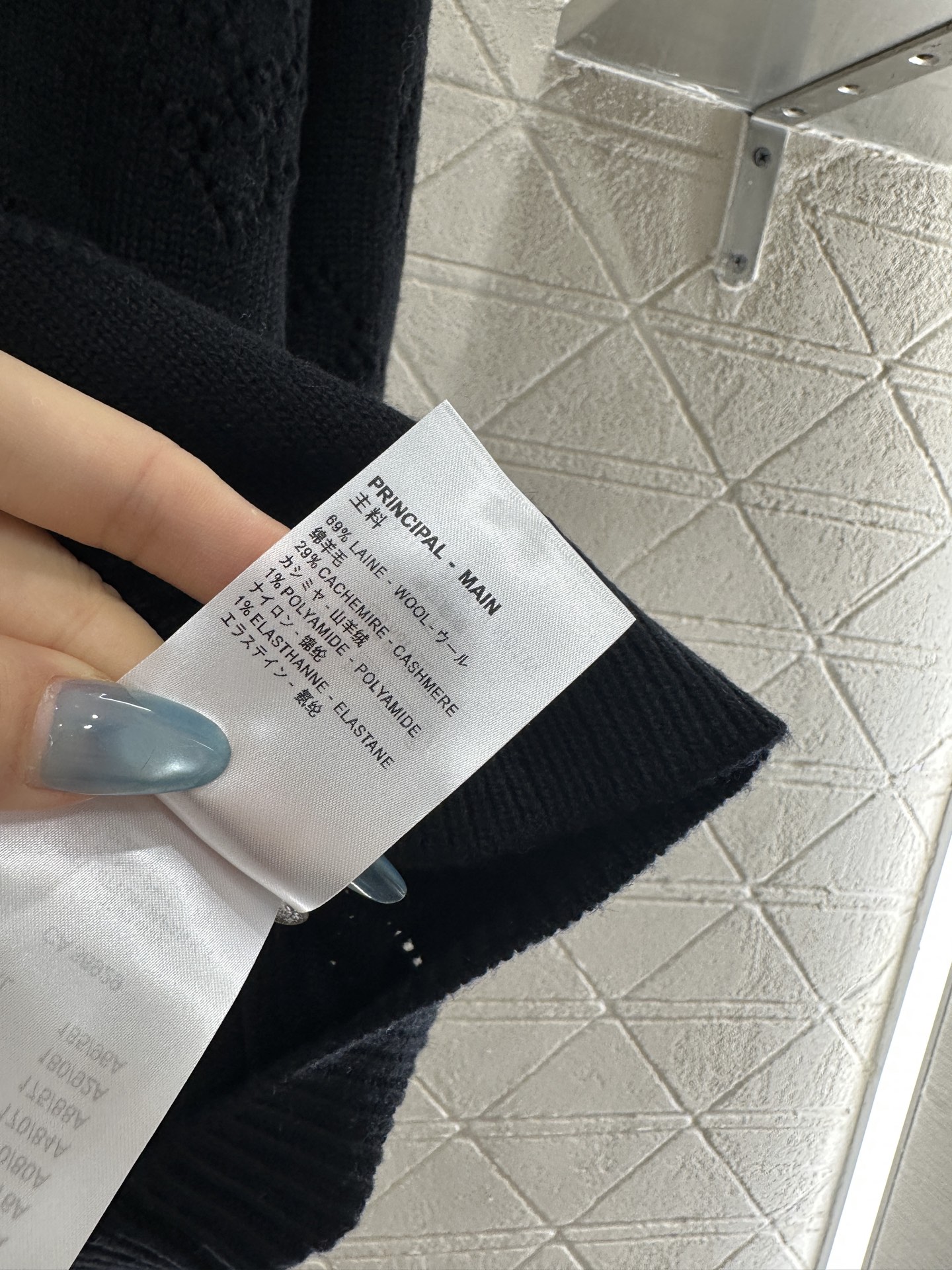 ♥Louis vuitto*♥2025新品上架 镂空针织圆领开衫定制YB羊绒羊毛纱线织造，质感高级，舒适