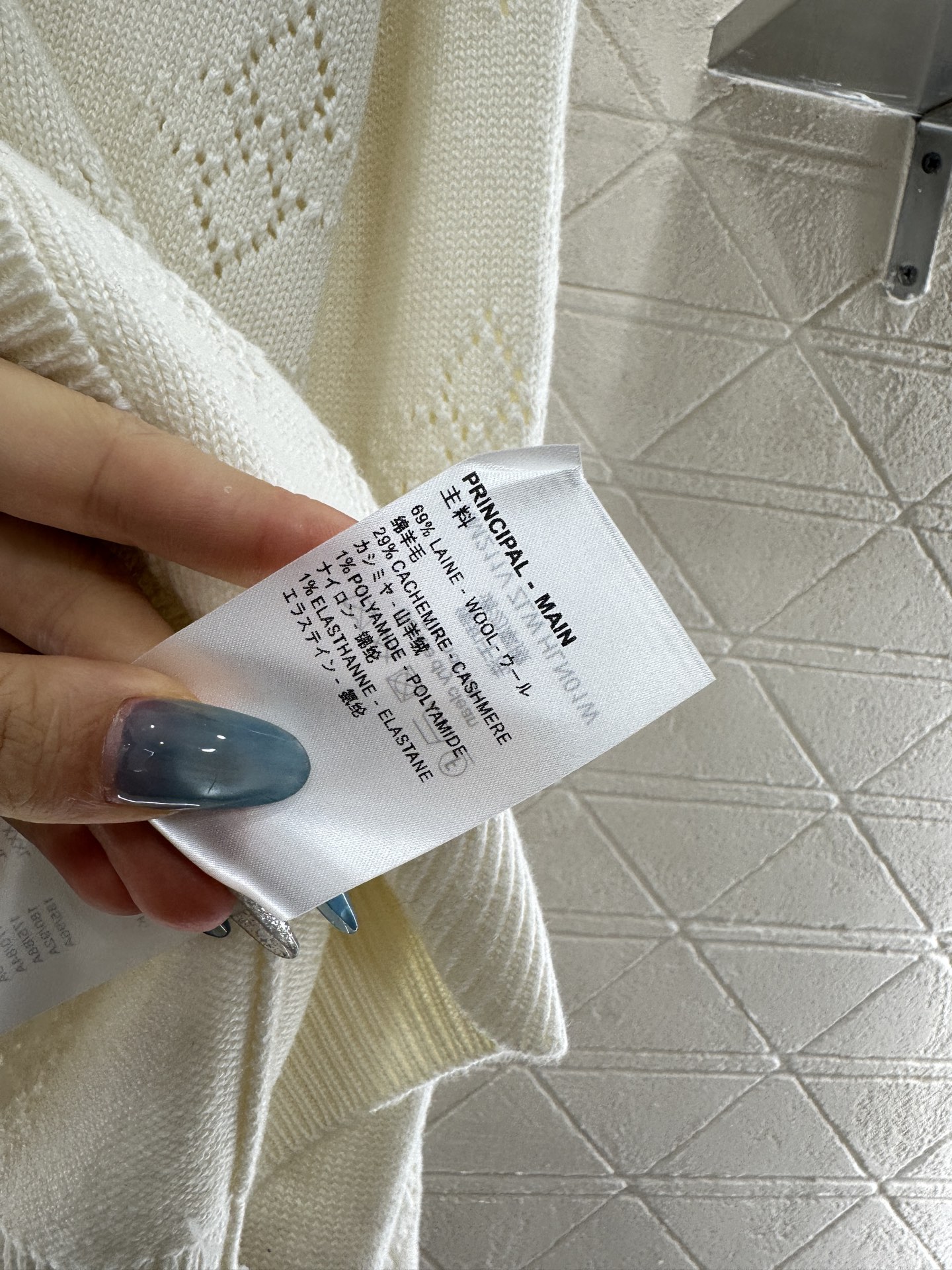 ♥Louis vuitto*♥2025新品上架 镂空针织圆领开衫定制YB羊绒羊毛纱线织造，质感高级，舒适