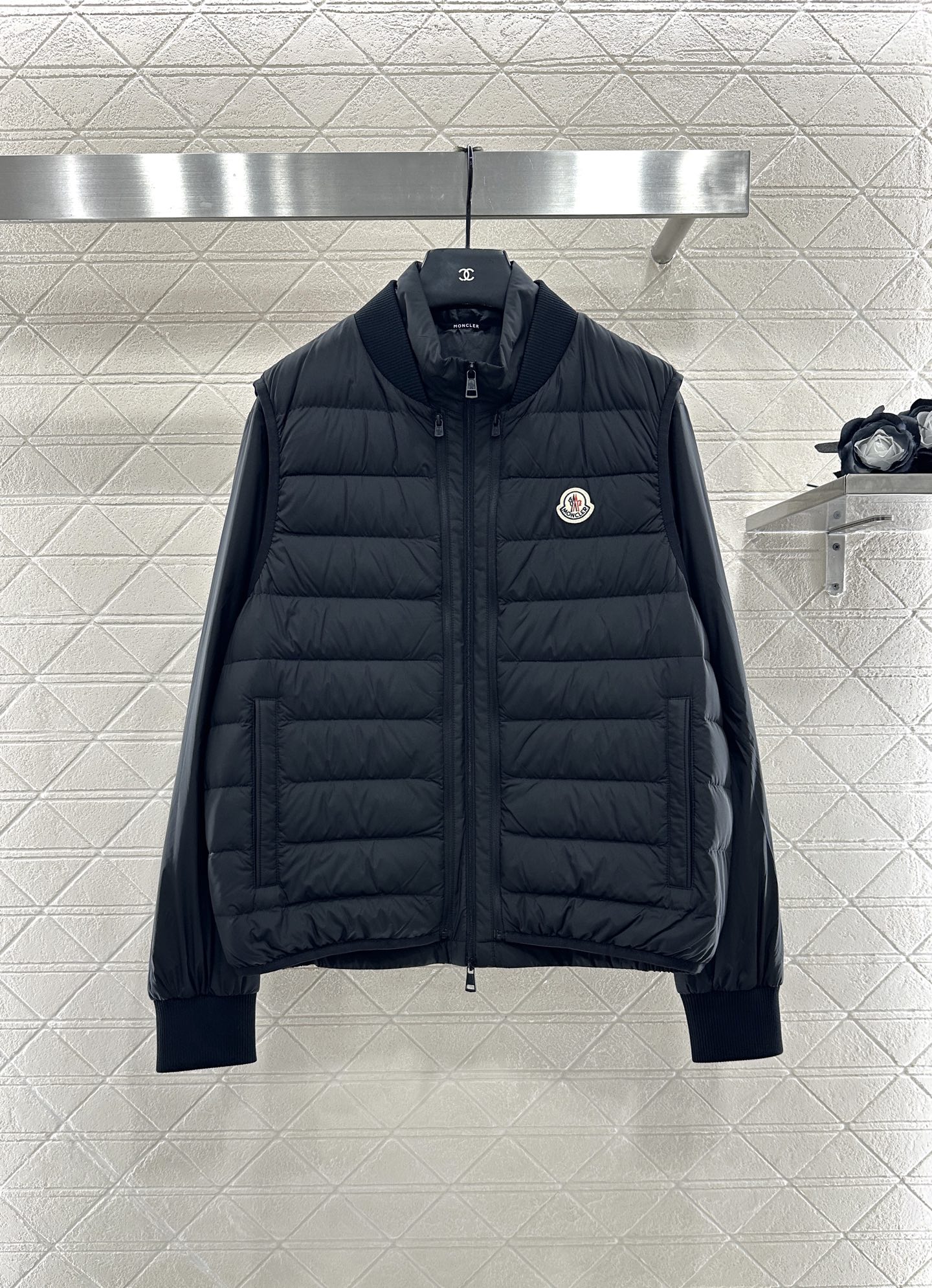 ♥Moncle*♥2025新品上架 长方压纹羽绒夹克两件套定制YB防风防水尼龙材质，白鹅绒填充内里，整件