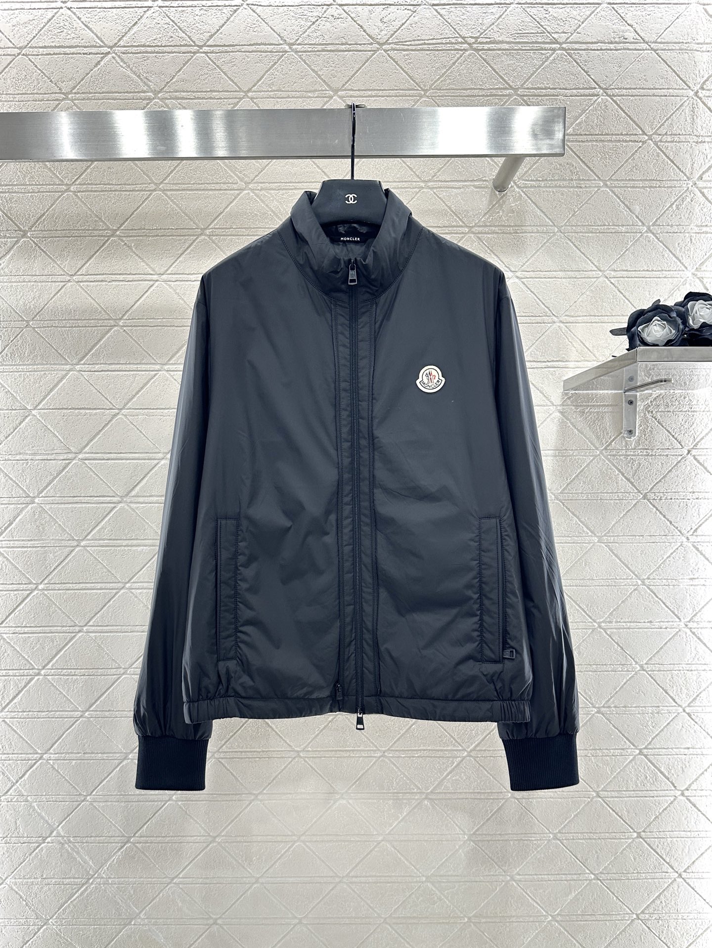 ♥Moncle*♥2025新品上架 长方压纹羽绒夹克两件套定制YB防风防水尼龙材质，白鹅绒填充内里，整件