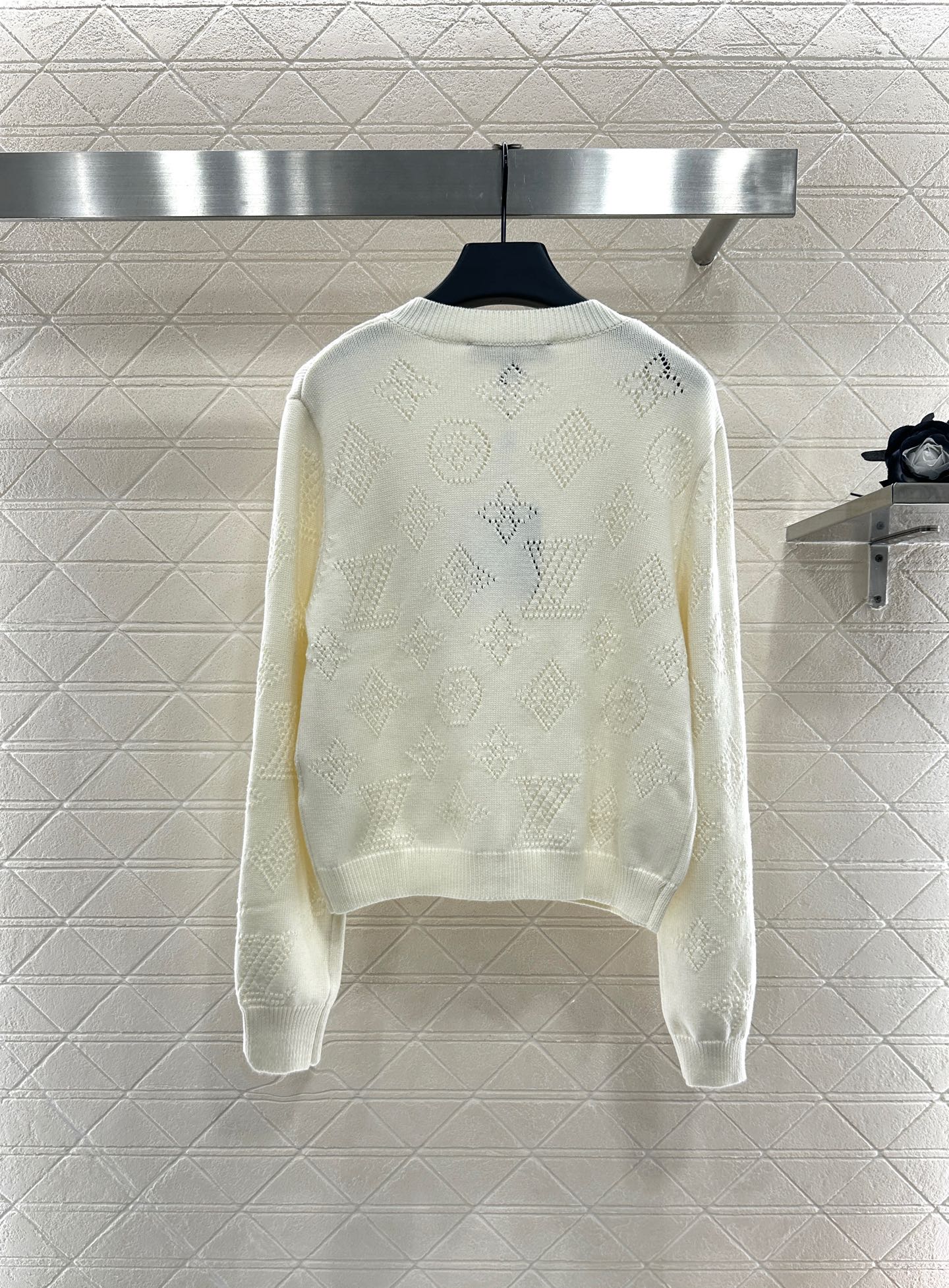 ♥Louis vuitto*♥2025新品上架 镂空针织圆领开衫定制YB羊绒羊毛纱线织造，质感高级，舒适