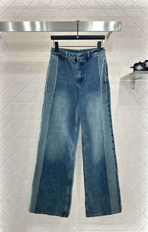 Dior 2025 Denim Pants Set, Vintage Blue, CD Logo, Casual Chic Style 1 Dior 2025 Denim Pants Set, Vintage Blue, CD Logo, Casual Chic Style