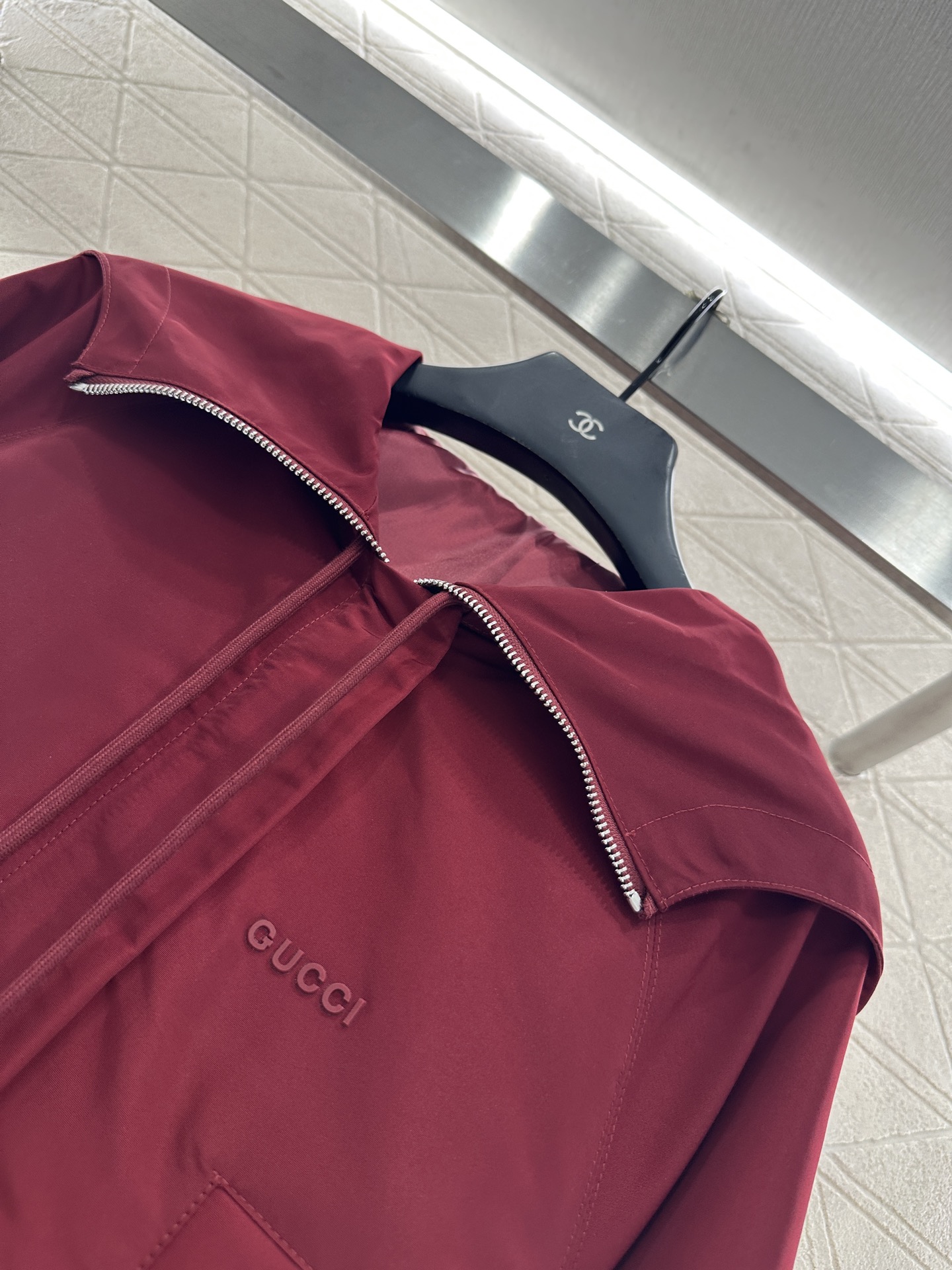 ♥Gucc*♥2025新品上架 连帽冲锋外套定制YB进口冲锋尼龙材质，质感高级，挺括有型，连帽拉链外套，