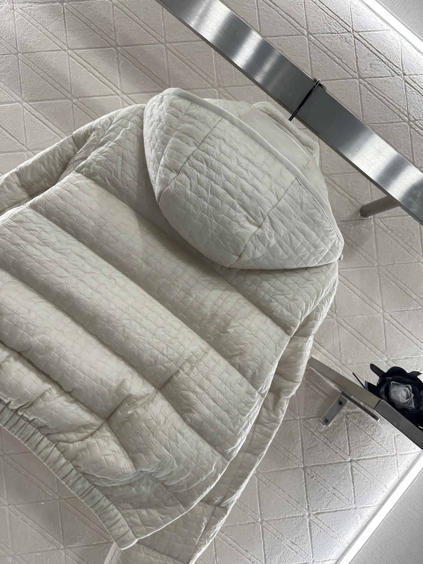 ♥Moncle*♥2025新品上架 连帽羽绒服外套定制YB进口防风防水尼龙材质，其工艺还原，升级材质，提