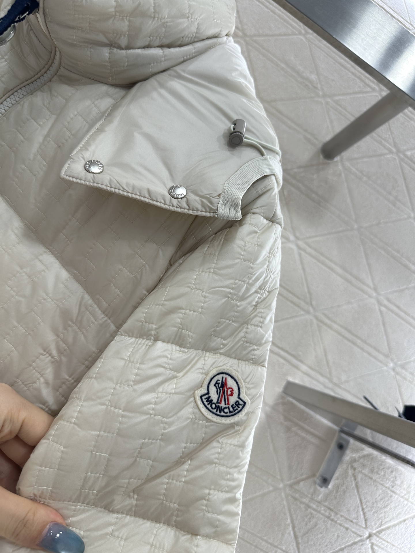 ♥Moncle*♥2025新品上架 连帽羽绒服外套定制YB进口防风防水尼龙材质，其工艺还原，升级材质，提