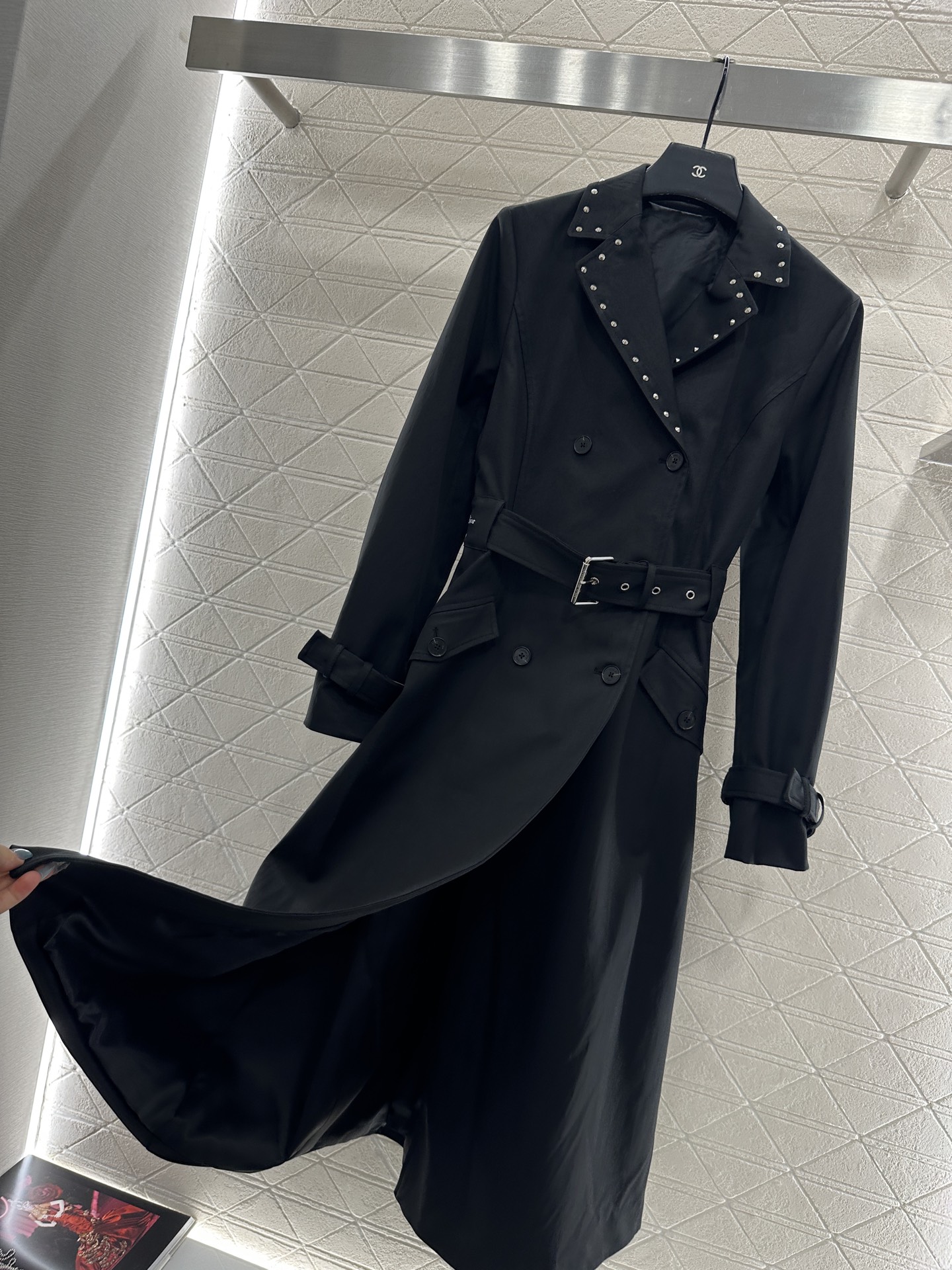 ♥Dio*♥2025新品上架 翻领柳丁双排扣长款风衣定制YB斜纹全棉风衣材质，挺括有型，质感高级，翻领枪