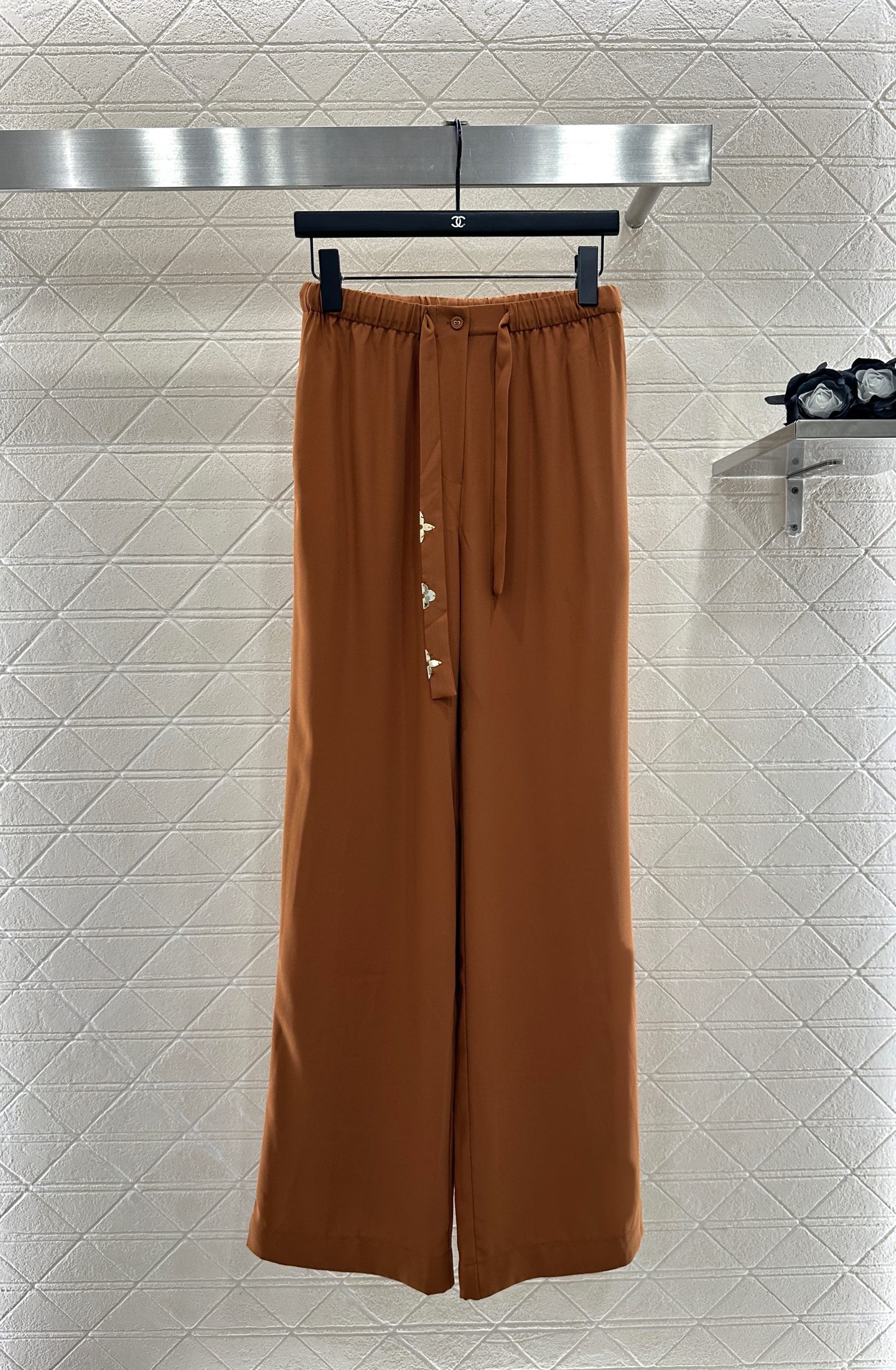 ♥Louis vuitto*♥2025新品上架 蝴蝶结飘带衬衫长裤套装定制YB进口斜纹稠材质，质感光泽，