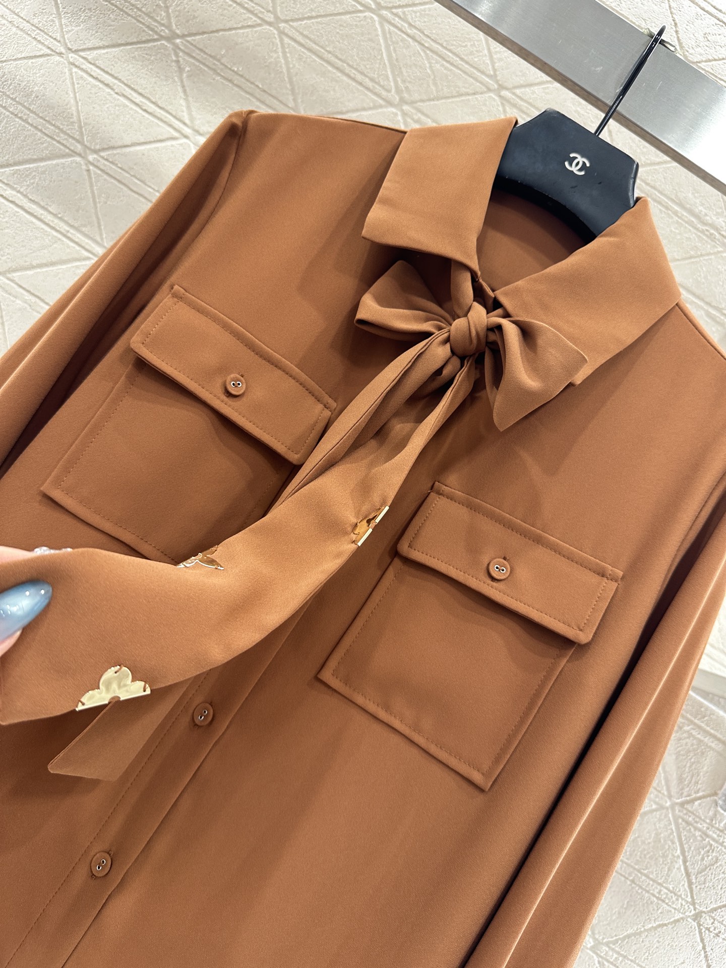 ♥Louis vuitto*♥2025新品上架 蝴蝶结飘带衬衫长裤套装定制YB进口斜纹稠材质，质感光泽，