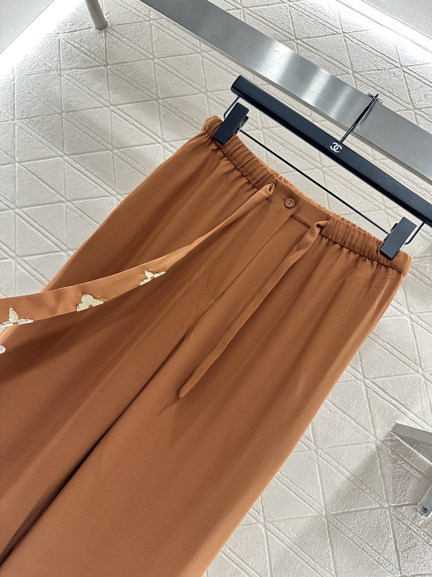 ♥Louis vuitto*♥2025新品上架 蝴蝶结飘带衬衫长裤套装定制YB进口斜纹稠材质，质感光泽，