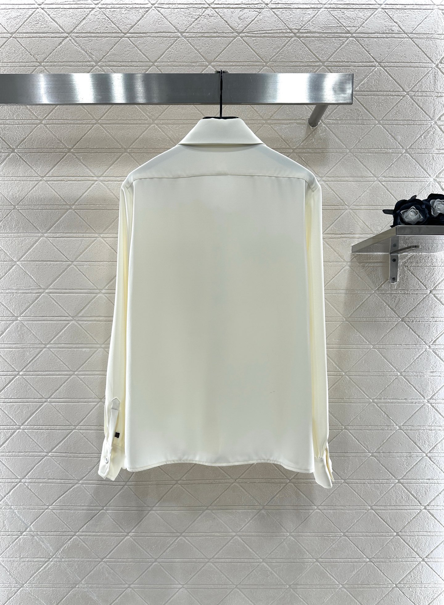 ♥Louis vuitto*♥2025新品上架 蝴蝶结飘带衬衫长裤套装定制YB进口斜纹稠材质，质感光泽，