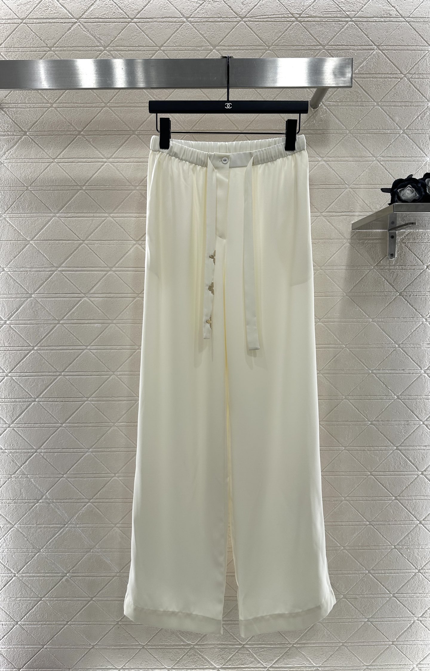 ♥Louis vuitto*♥2025新品上架 蝴蝶结飘带衬衫长裤套装定制YB进口斜纹稠材质，质感光泽，