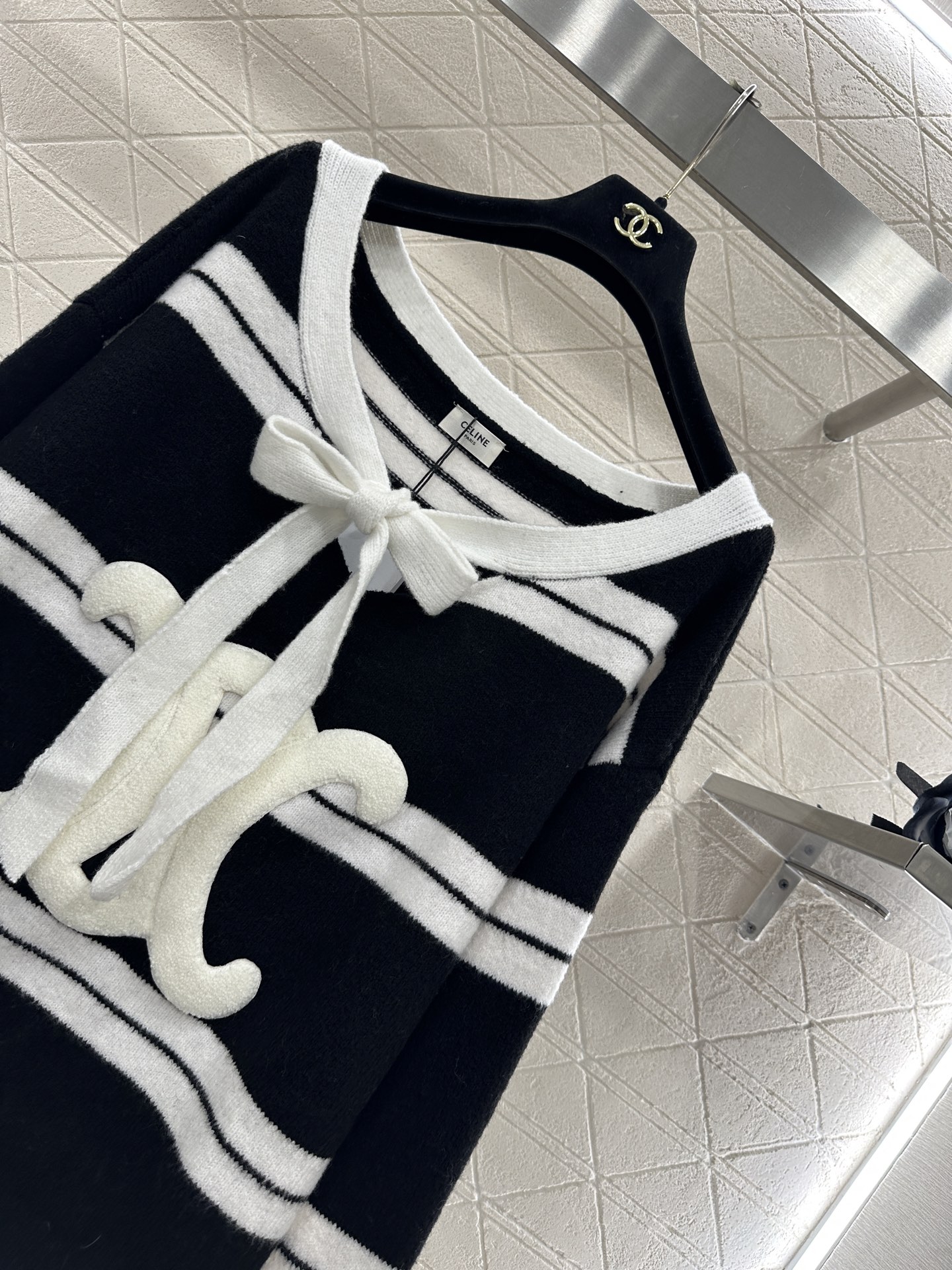 ♥Celin*♥2025新品上架 条纹针织上衣短裤套装定制YB羊毛纱线织造，穿搭舒适，柔软细腻，针织廓形