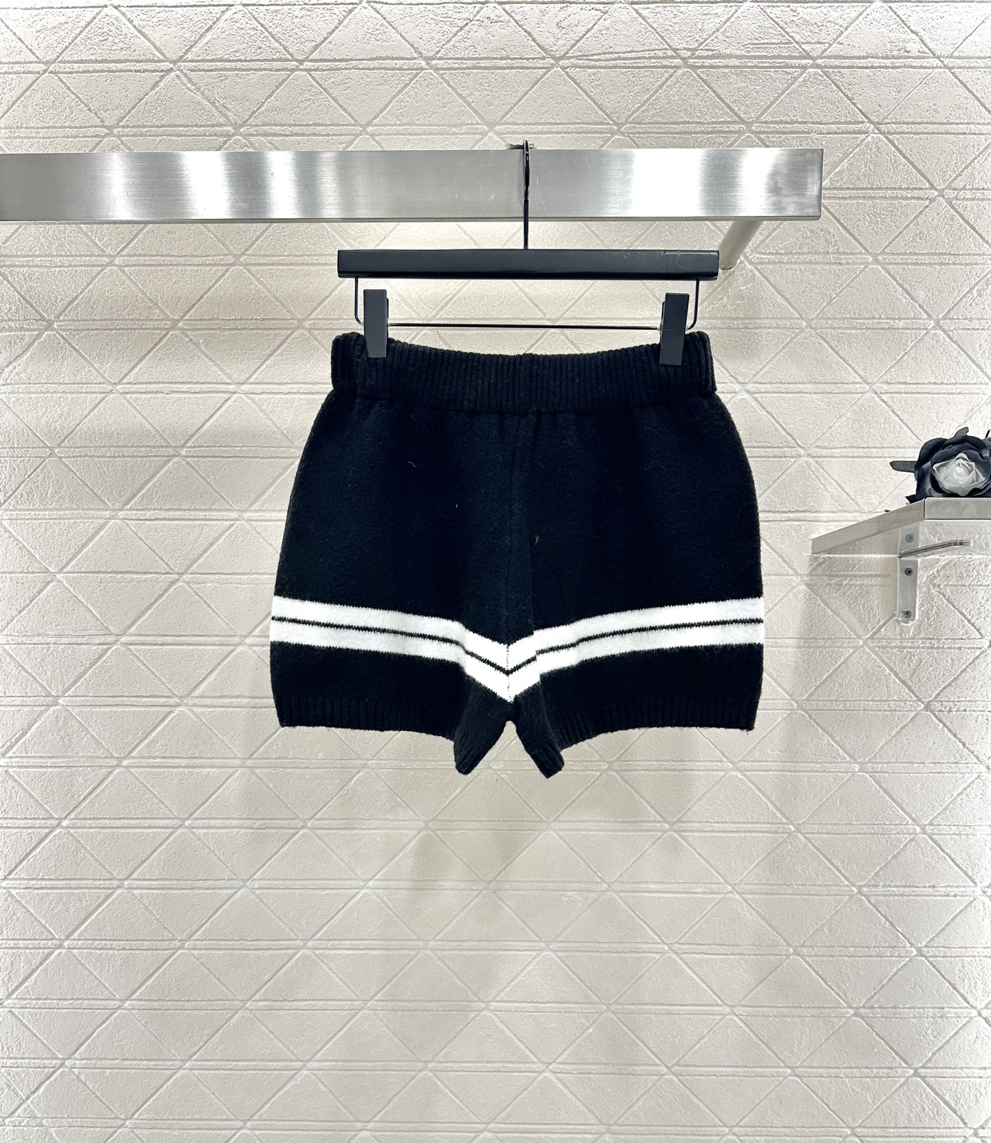 ♥Celin*♥2025新品上架 条纹针织上衣短裤套装定制YB羊毛纱线织造，穿搭舒适，柔软细腻，针织廓形