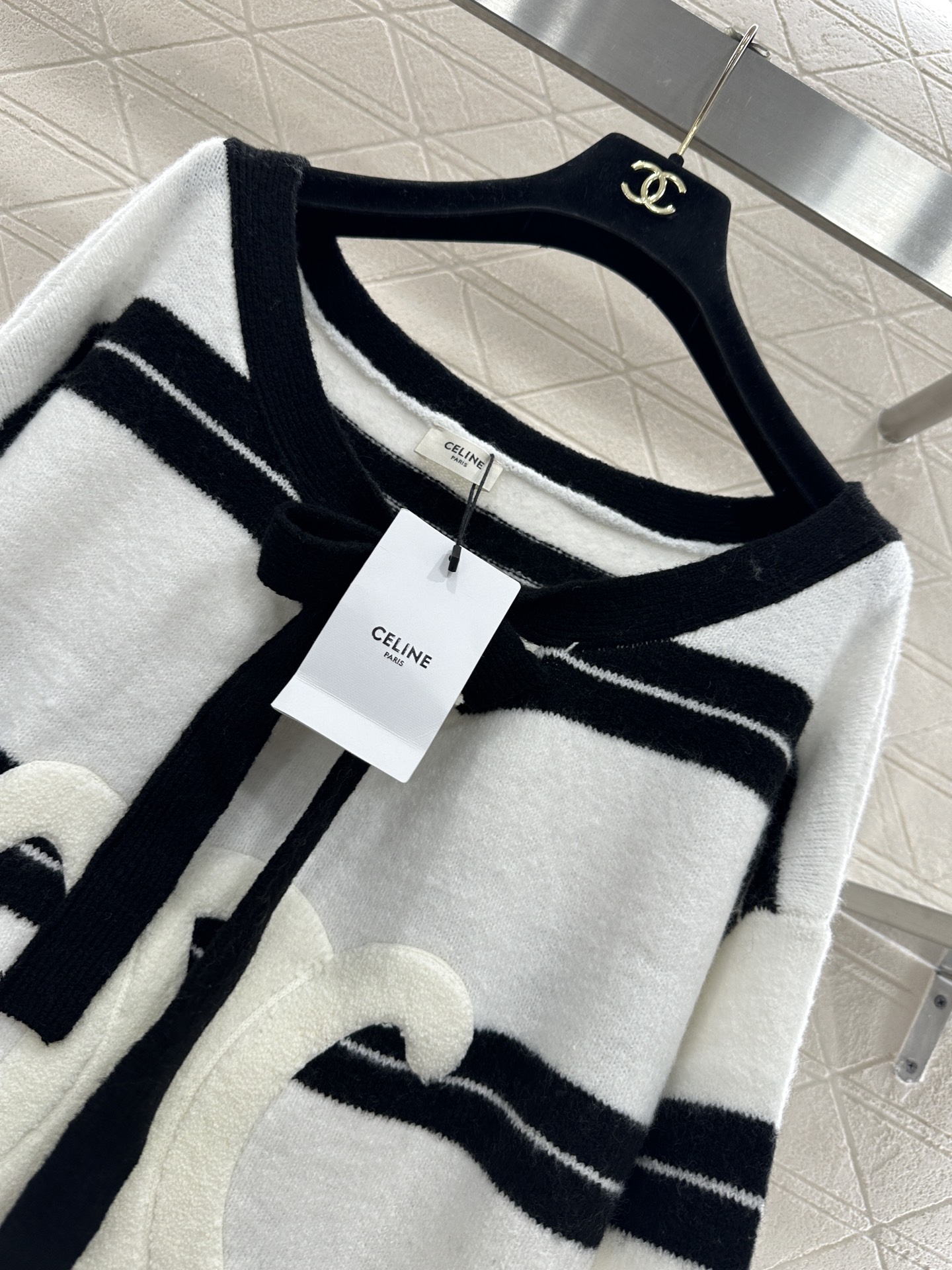♥Celin*♥2025新品上架 条纹针织上衣短裤套装定制YB羊毛纱线织造，穿搭舒适，柔软细腻，针织廓形