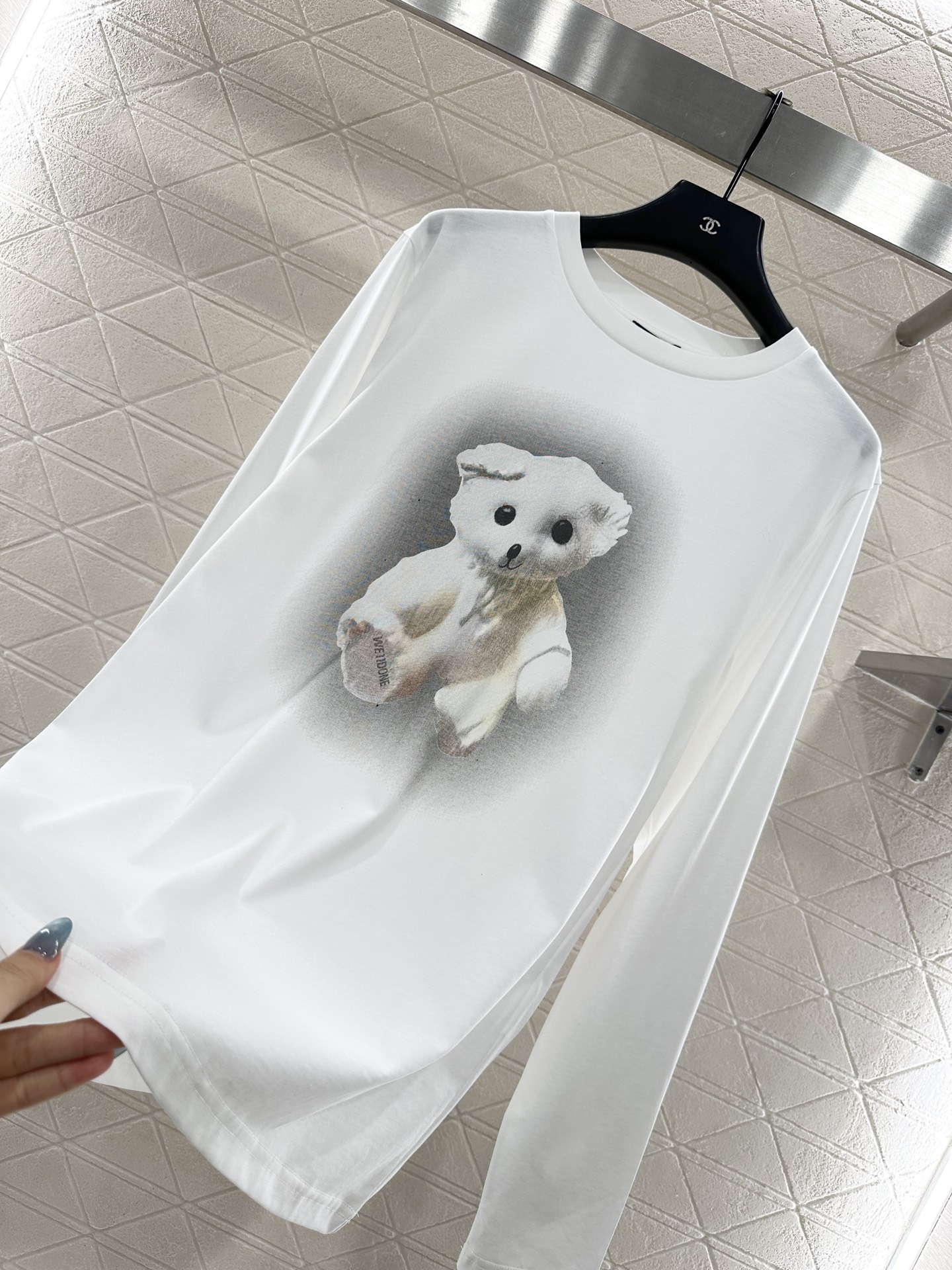 ♥We11don*♥2025新品上架 圆领小熊印花长袖上衣定制YB斜纹全棉材质，质感细腻，穿搭舒适弹力，