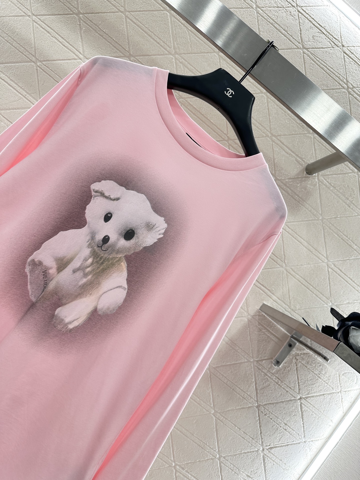 ♥We11don*♥2025新品上架 圆领小熊印花长袖上衣定制YB斜纹全棉材质，质感细腻，穿搭舒适弹力，