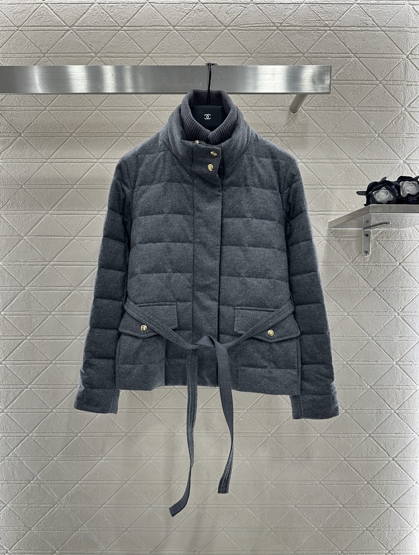 ♥Moncle*♥2025新品上架 针织高领腰带羽绒服定制YB百分百羊毛材质，其工艺还原，升级材质，带有