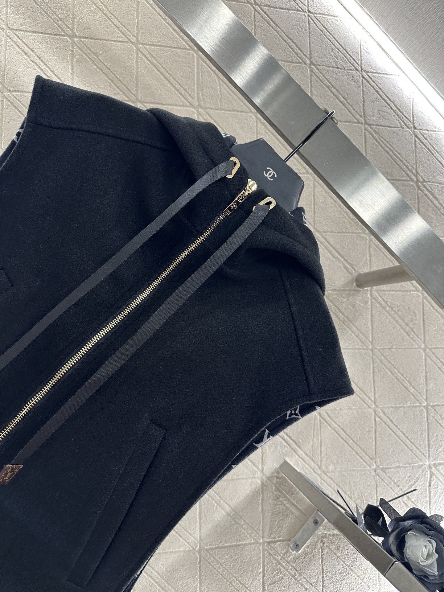 ♥Louis Vuitto*♥2025新品上架 连帽印花毛呢坎肩马甲定制YB进口羊毛呢材质，工艺印花处理