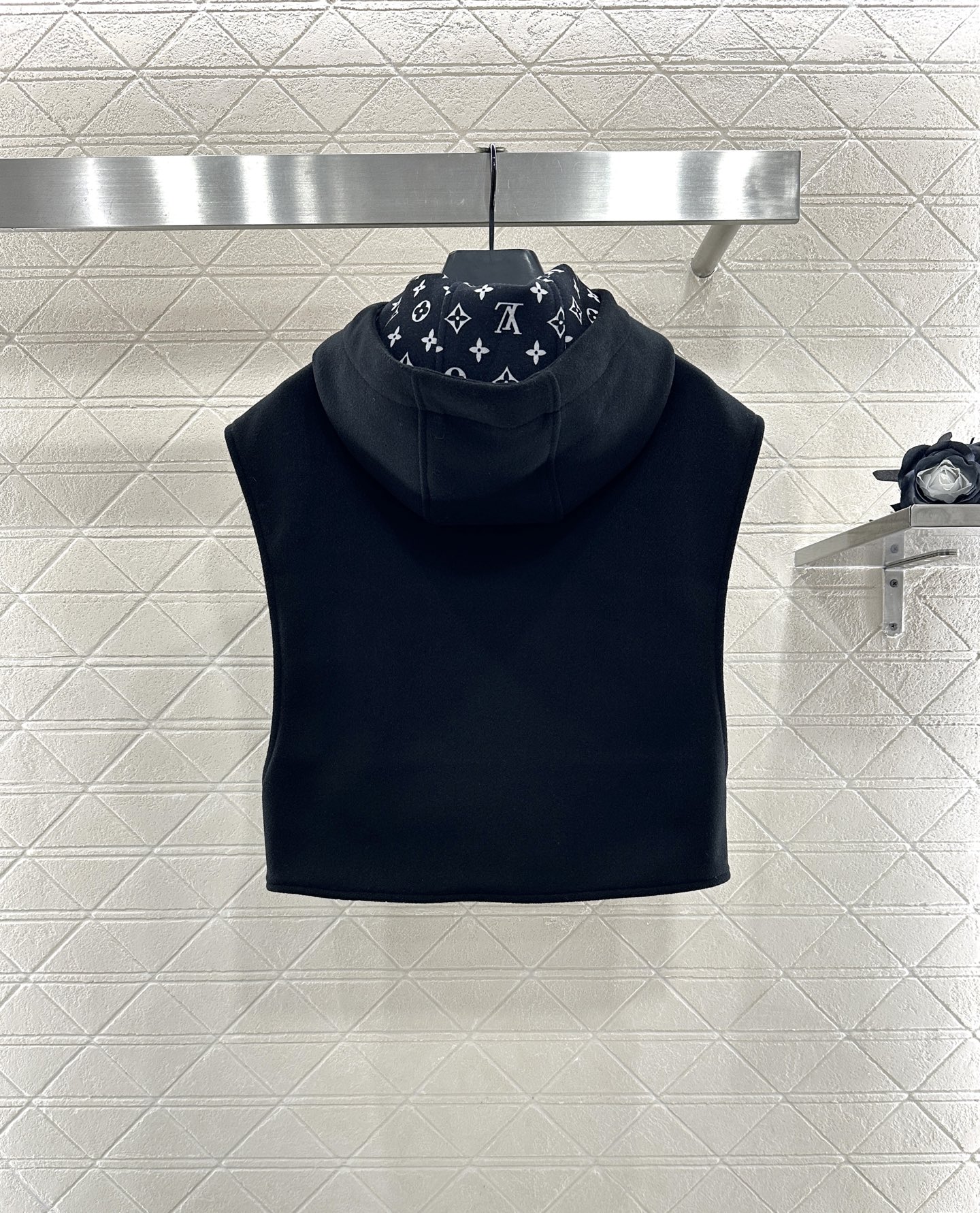 ♥Louis Vuitto*♥2025新品上架 连帽印花毛呢坎肩马甲定制YB进口羊毛呢材质，工艺印花处理